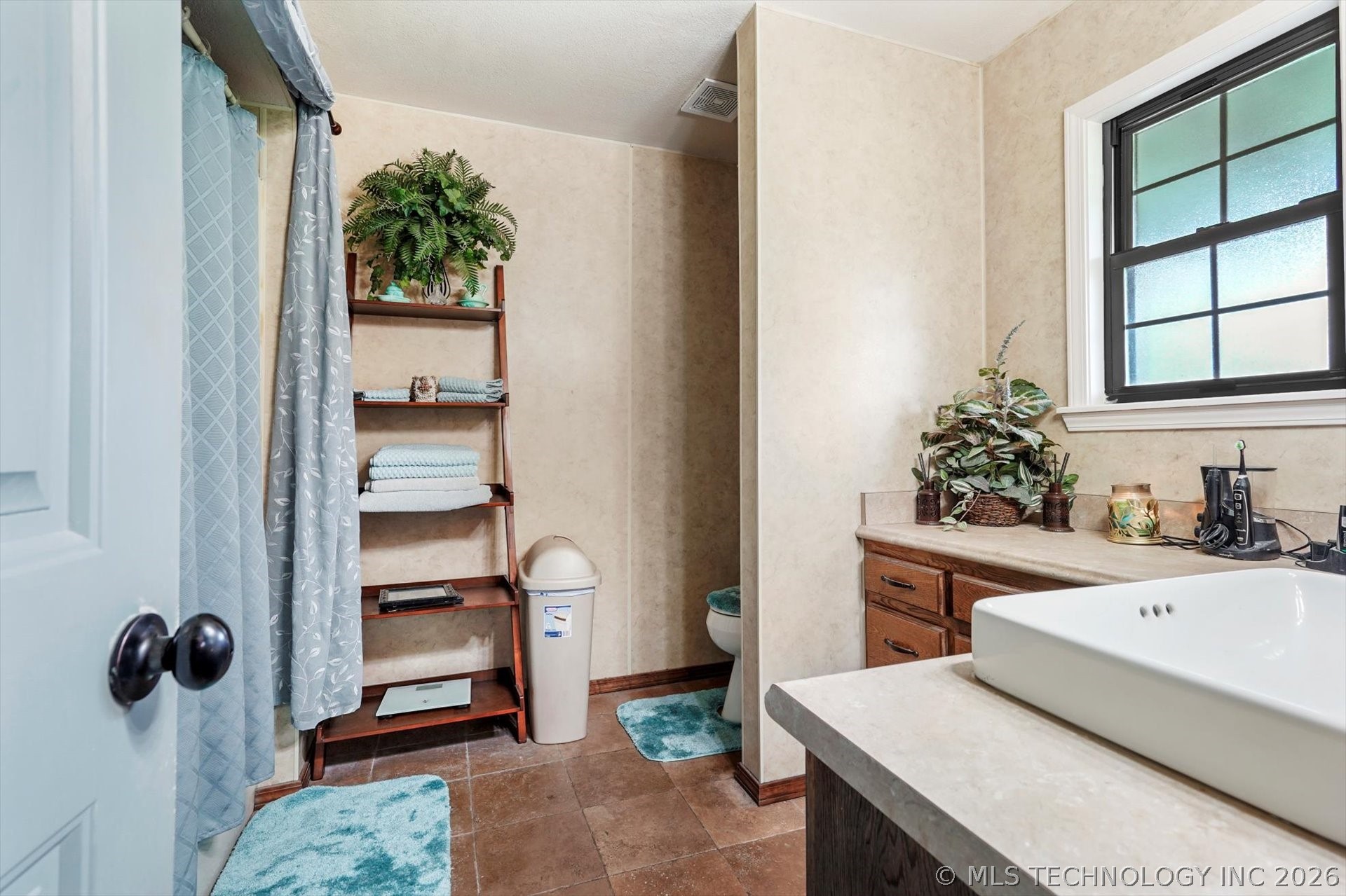 4152 W Oak Street Property Photo 20