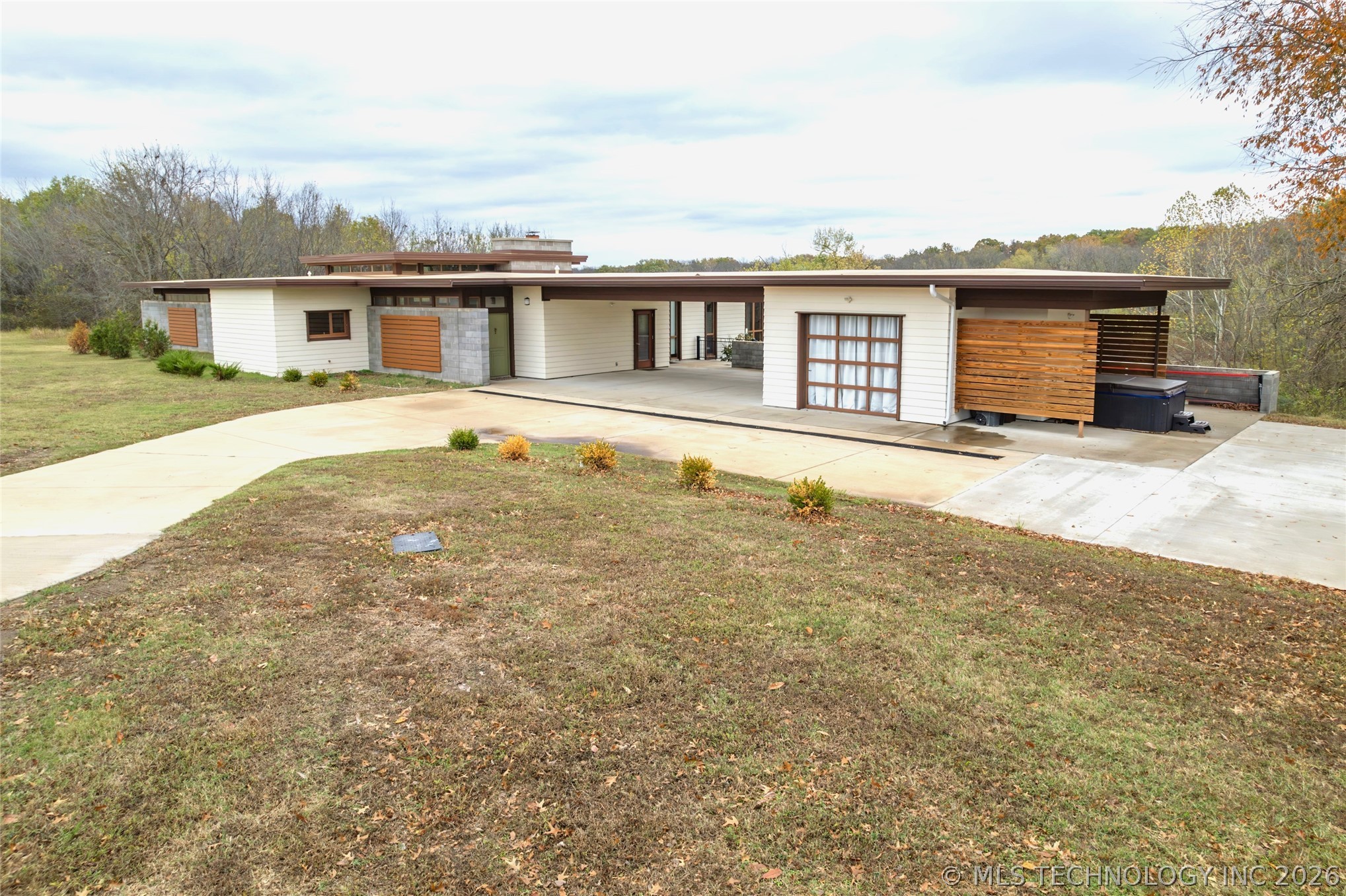 27400 S 614 Road Property Photo 3