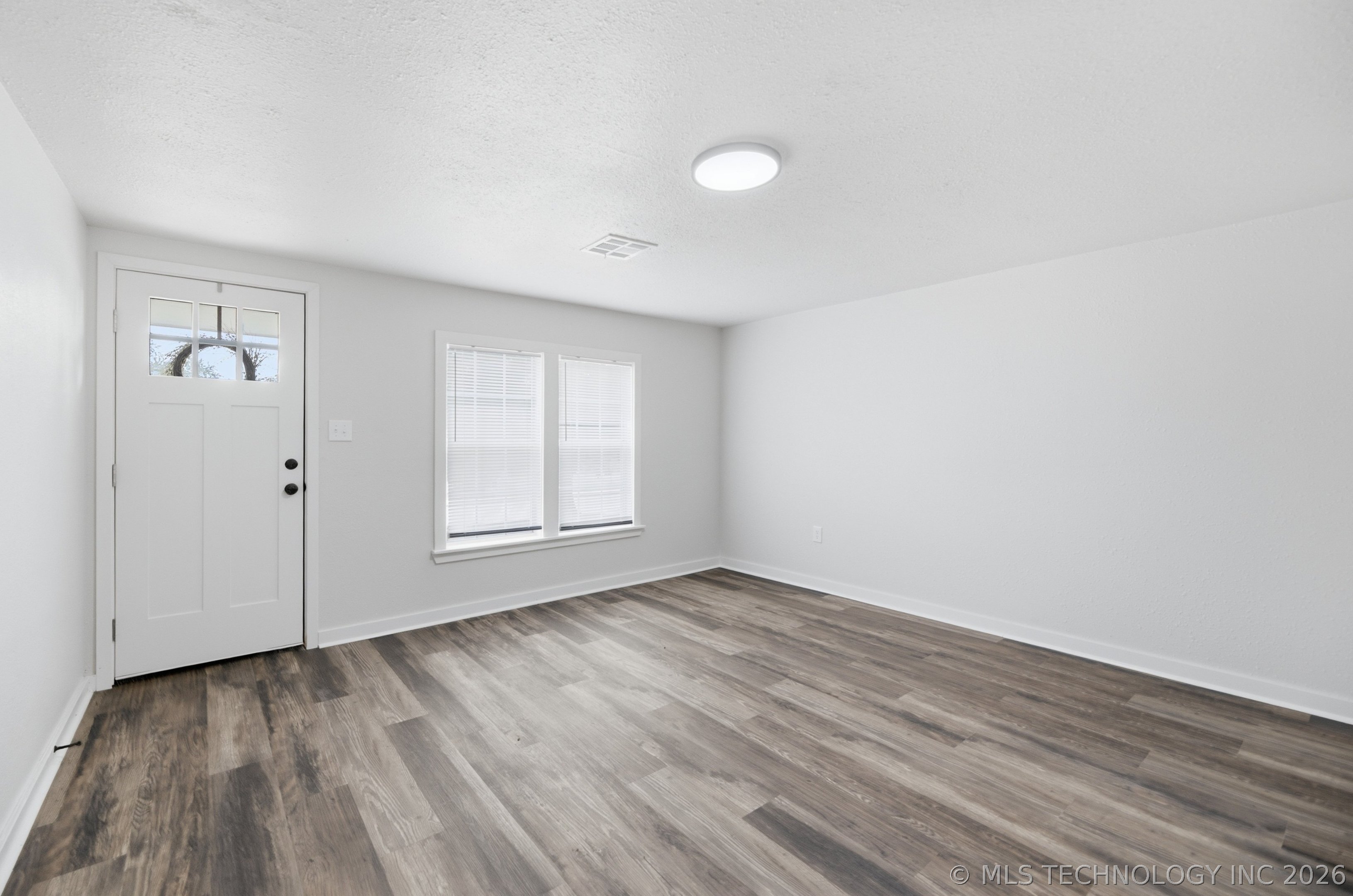 308 First Street Property Photo 4
