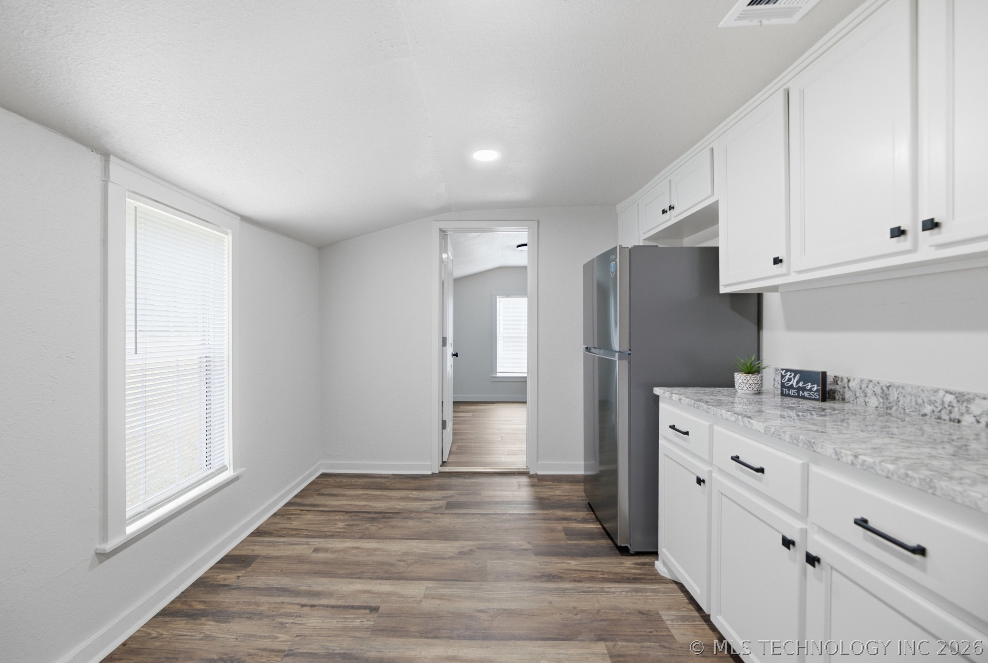 308 First Street Property Photo 6