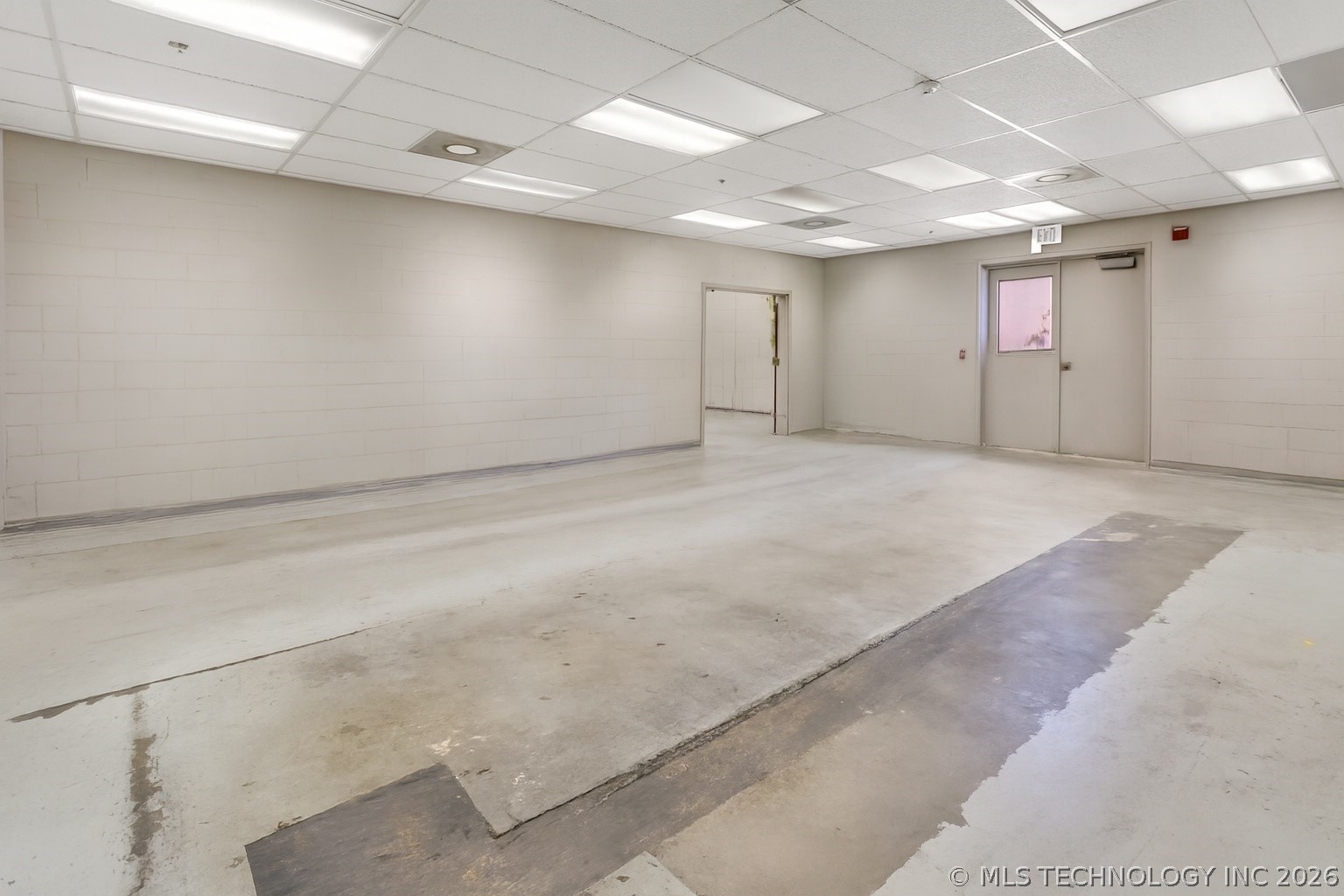 315 W Will Rogers Boulevard Property Photo 27