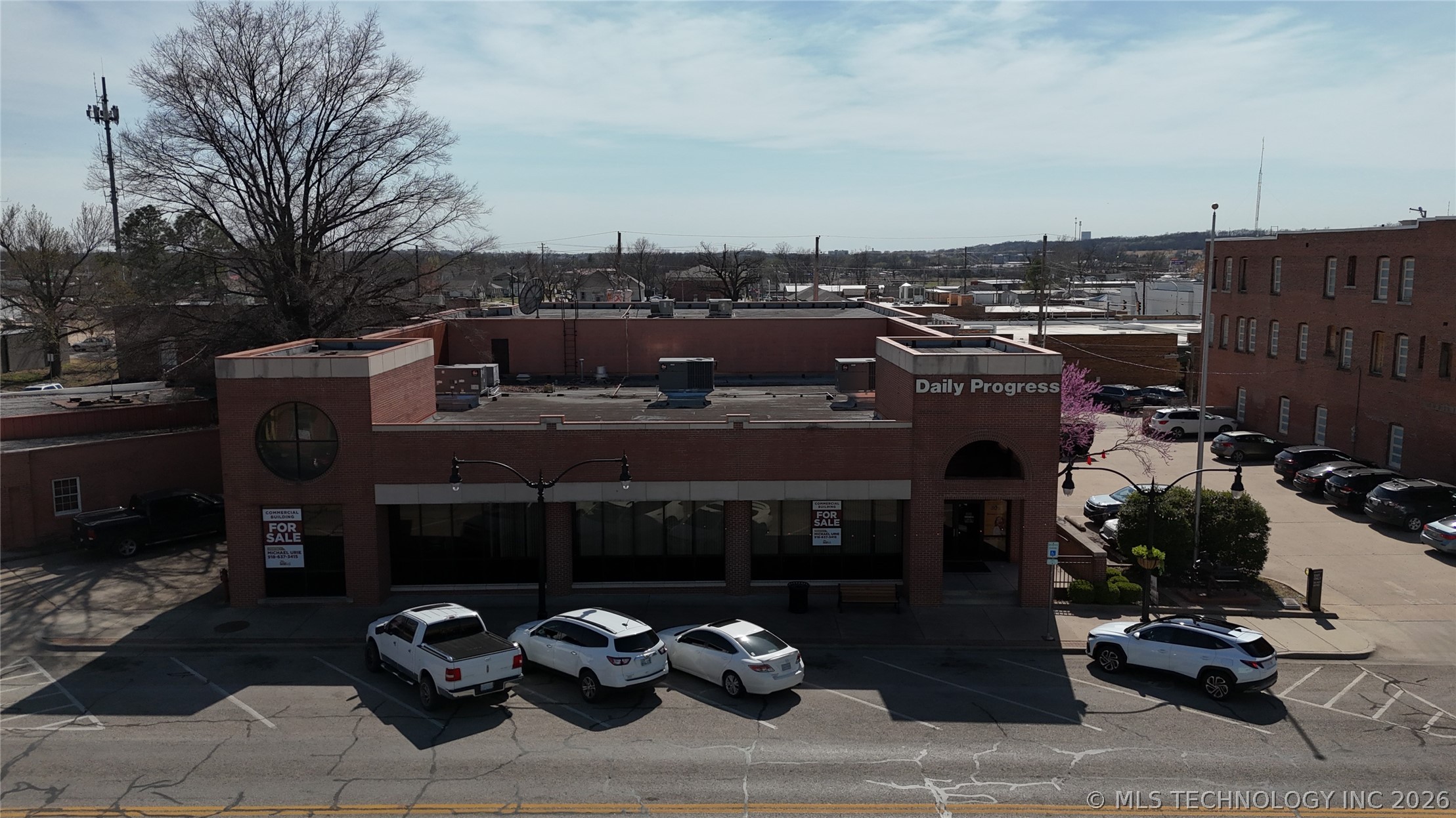 315 W Will Rogers Boulevard Property Photo 37