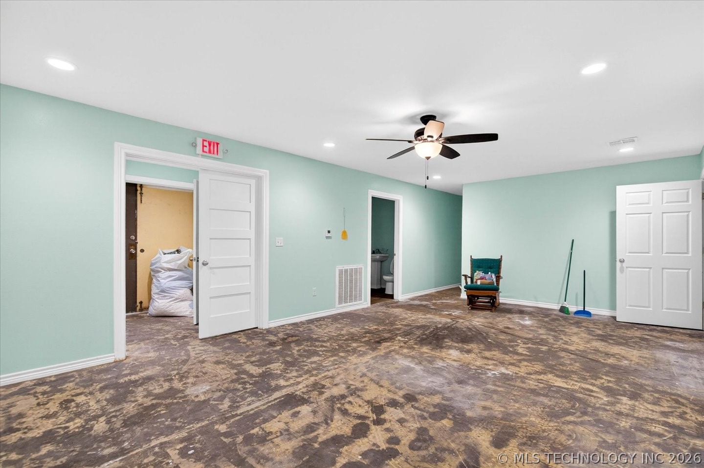 121 N Maple Street Property Photo 33