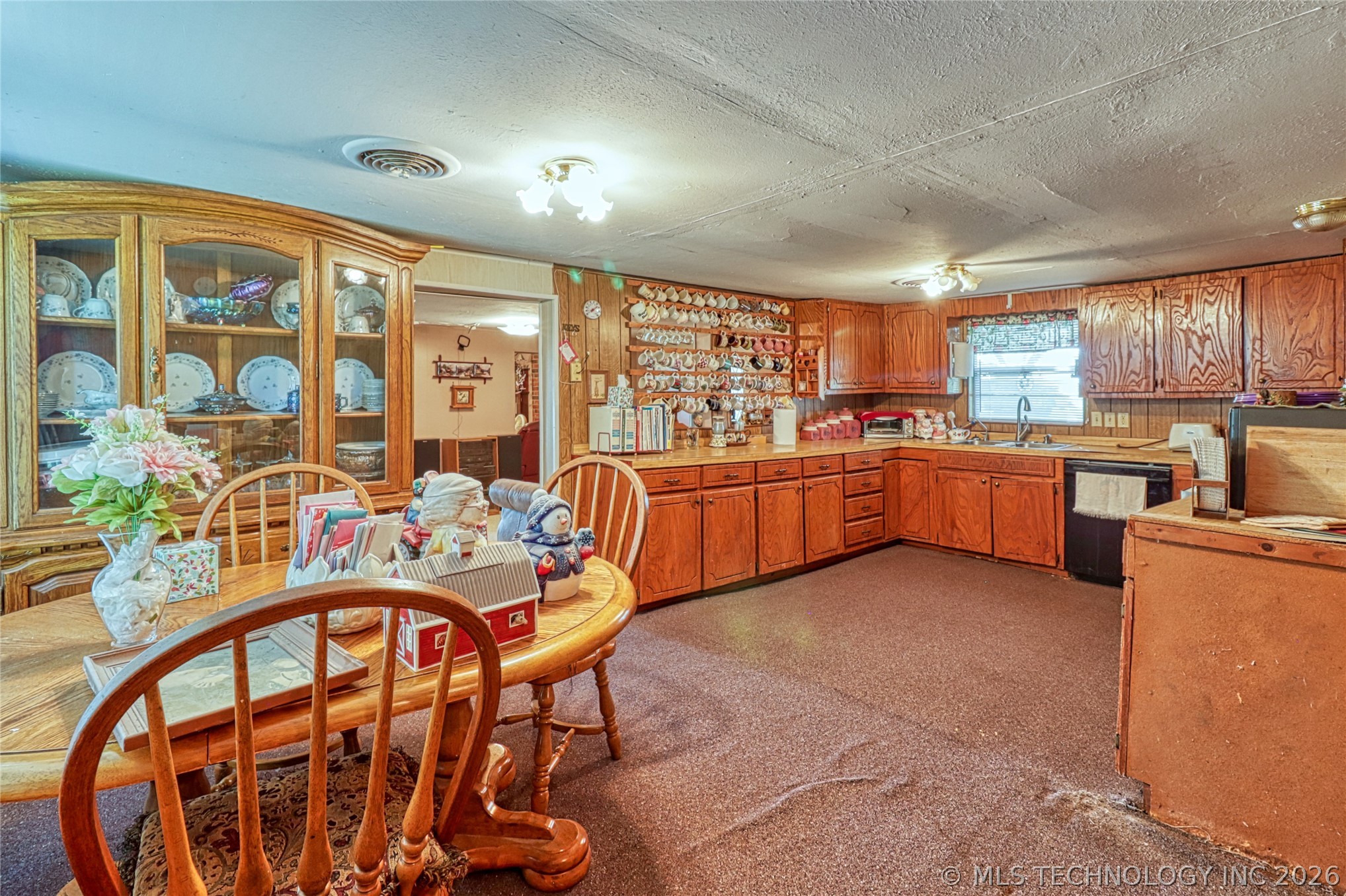 38987 Leo Road Property Photo 11