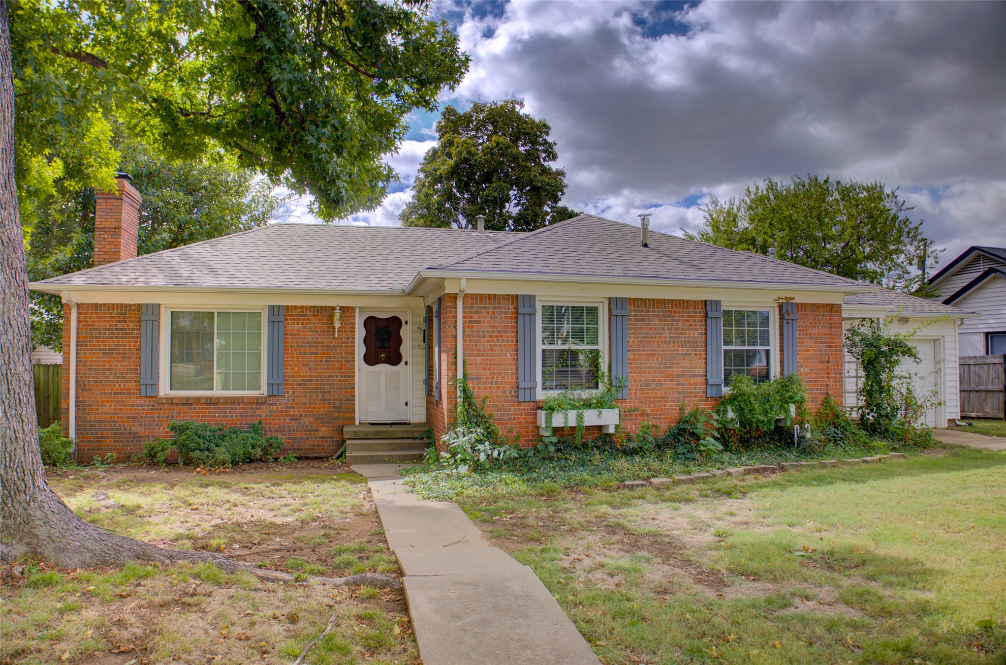 2358 S Delaware Court