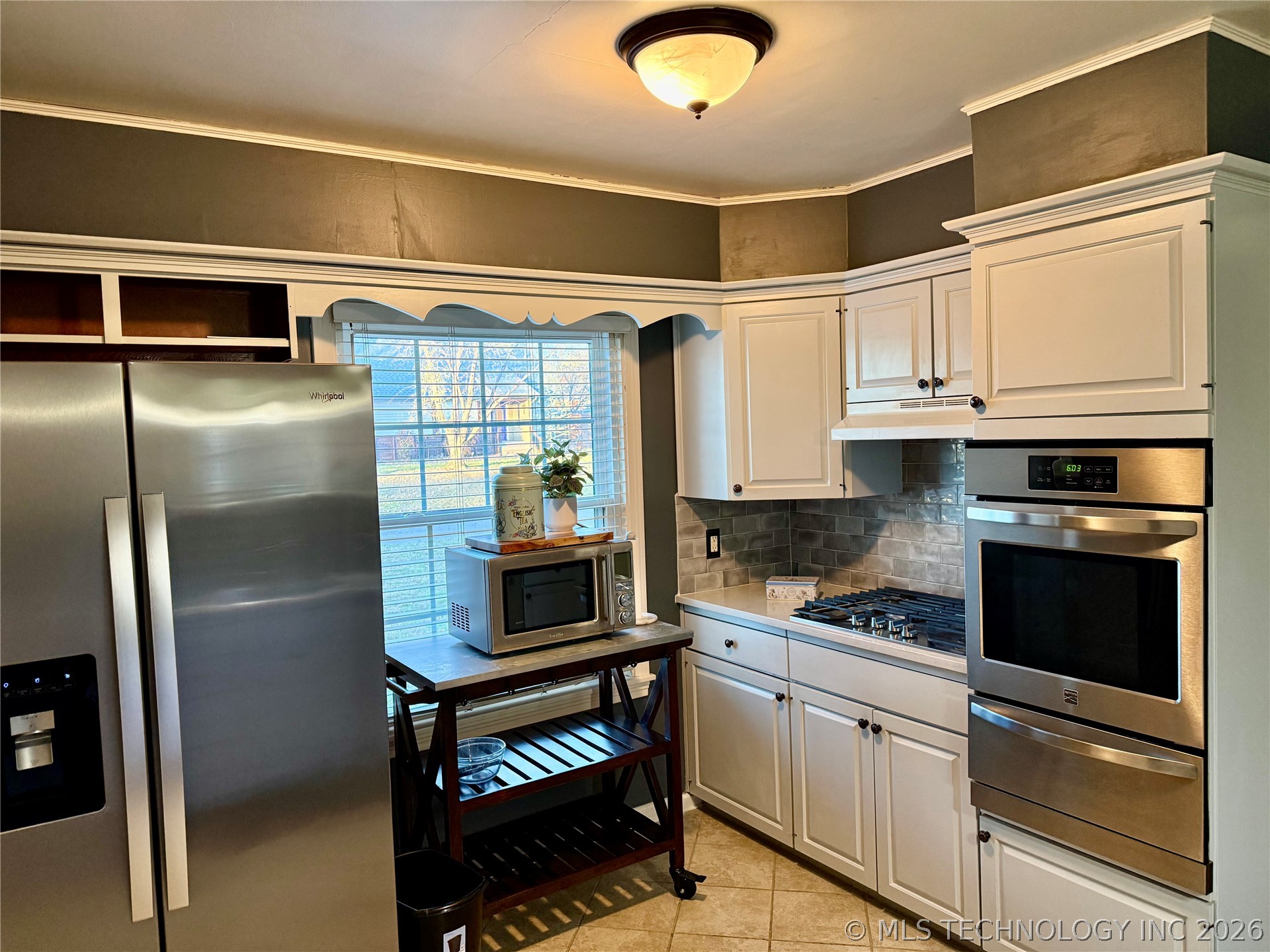 2358 S Delaware Court Property Photo 3
