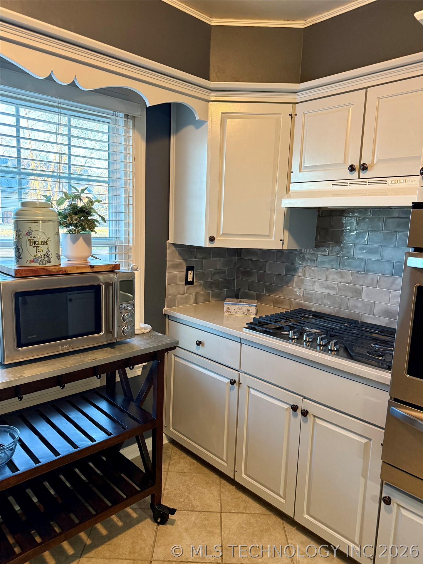 2358 S Delaware Court Property Photo 4