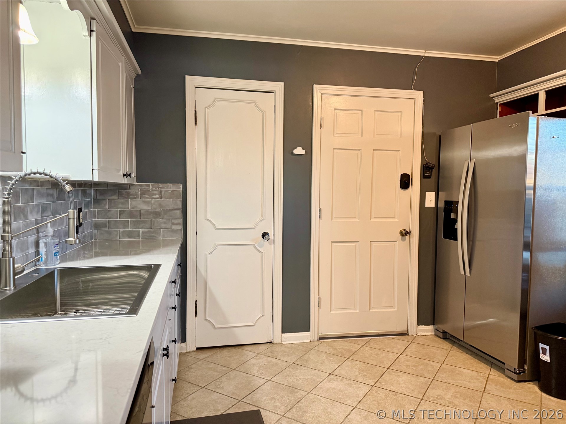 2358 S Delaware Court Property Photo 15