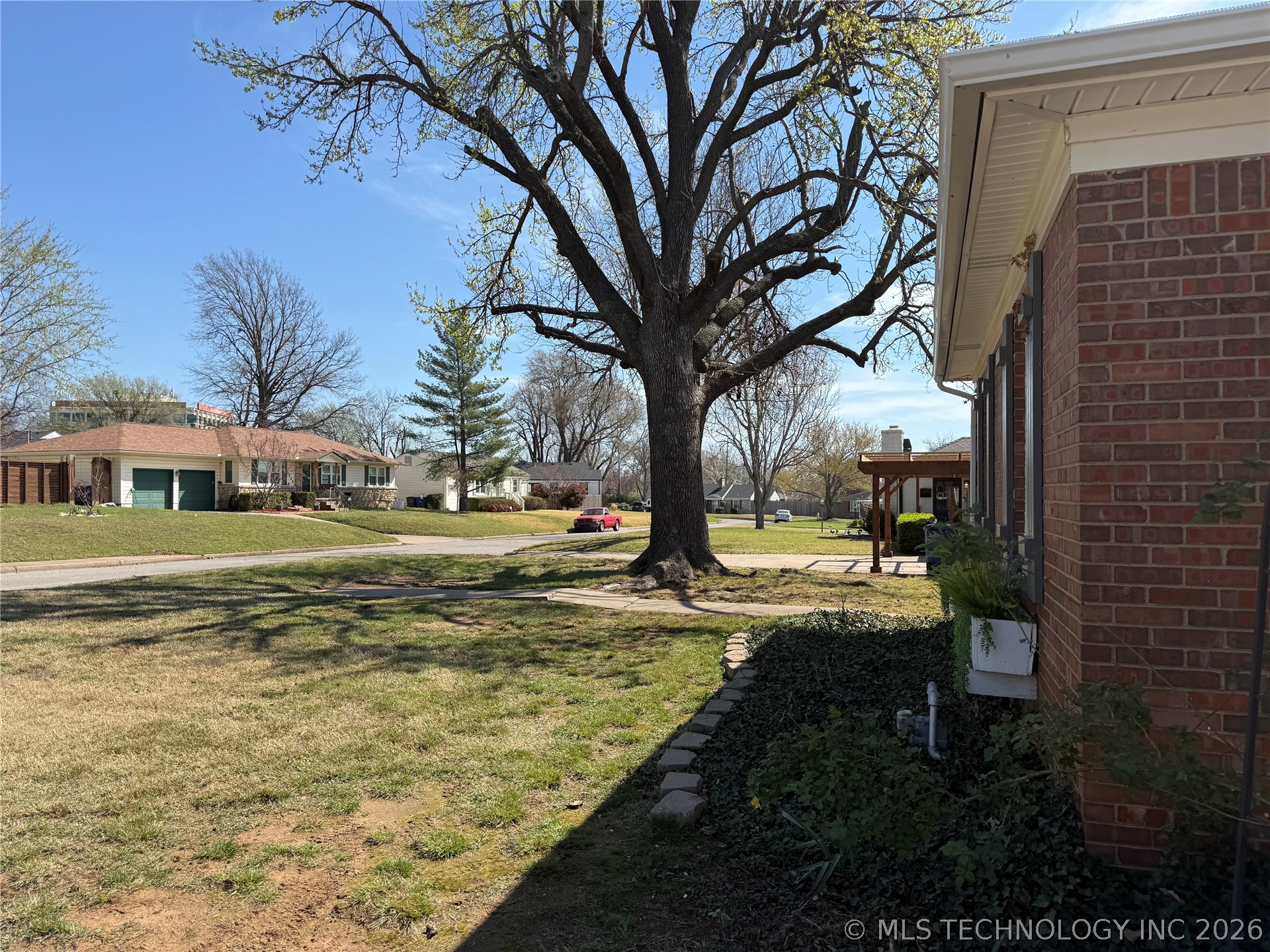 2358 S Delaware Court Property Photo 29
