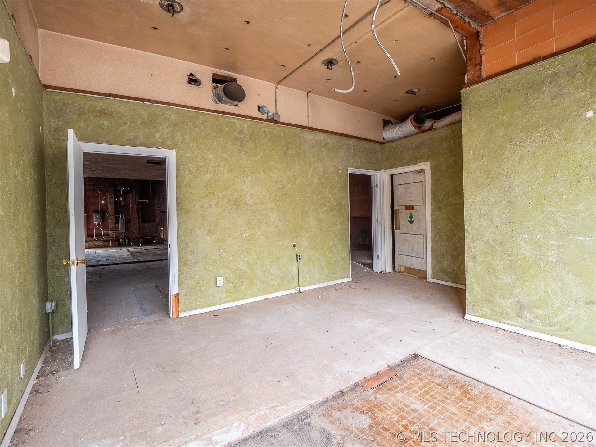 212 E Choctaw Property Photo 4