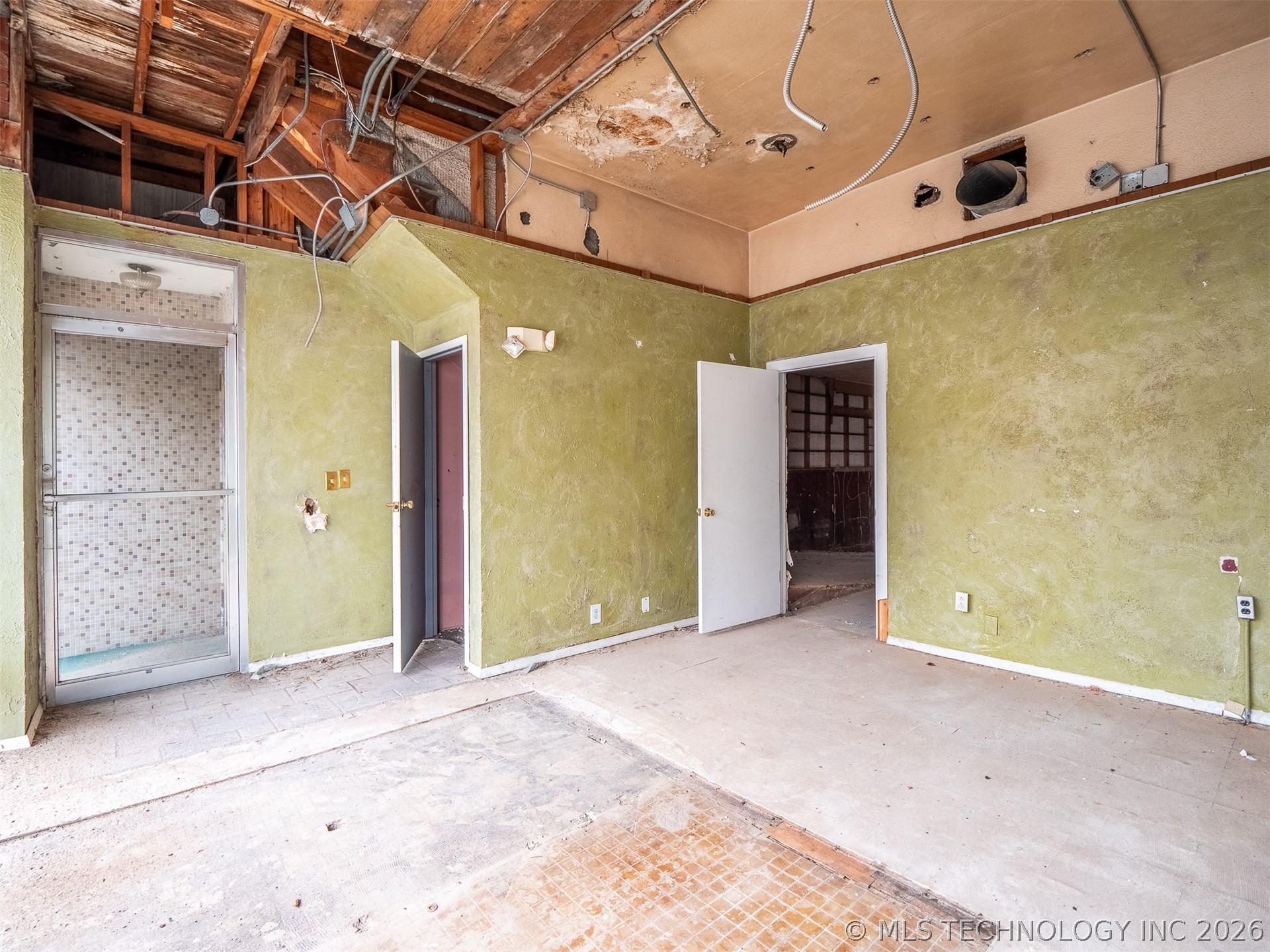 212 E Choctaw Property Photo 5