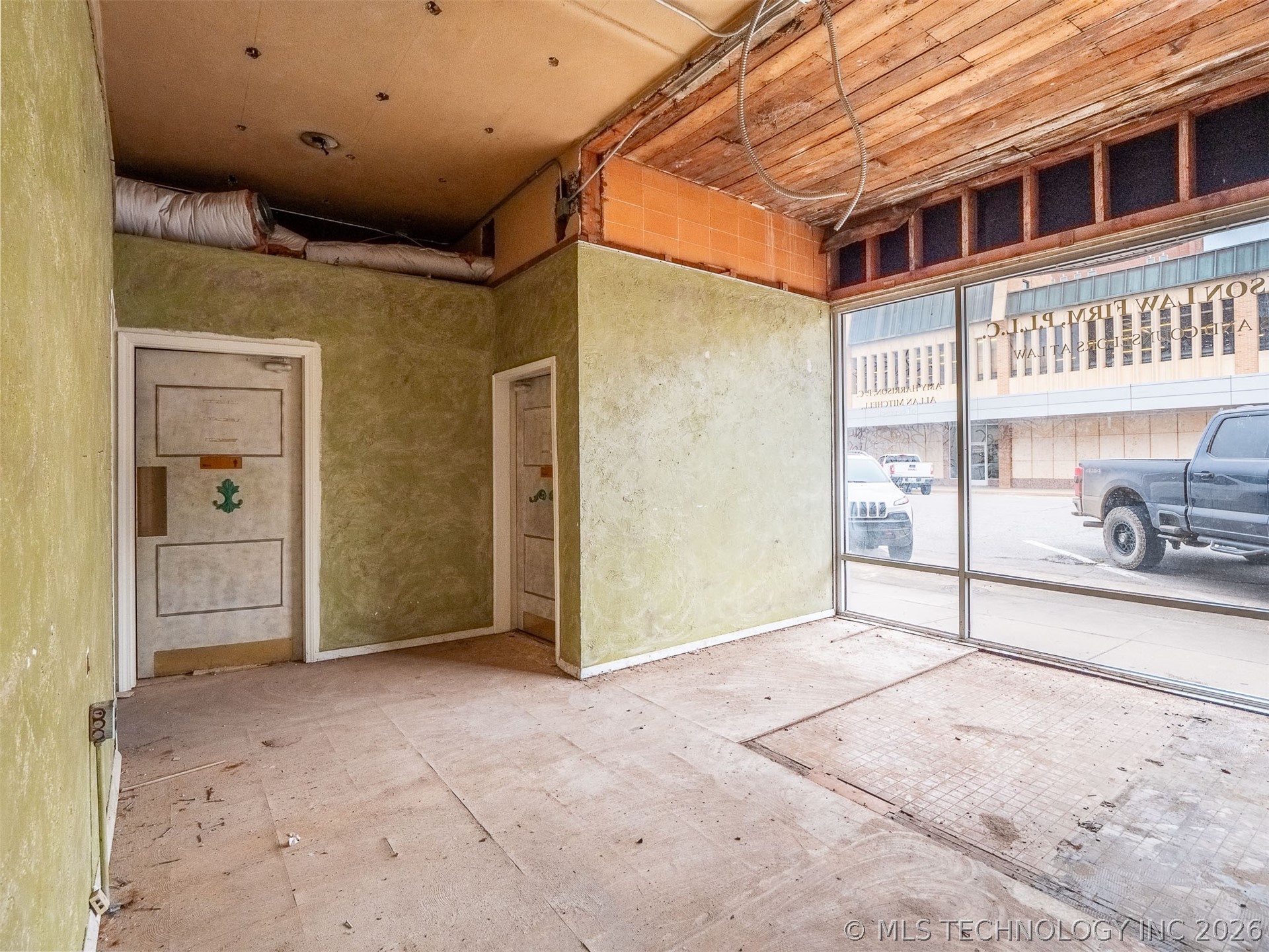 212 E Choctaw Property Photo 8