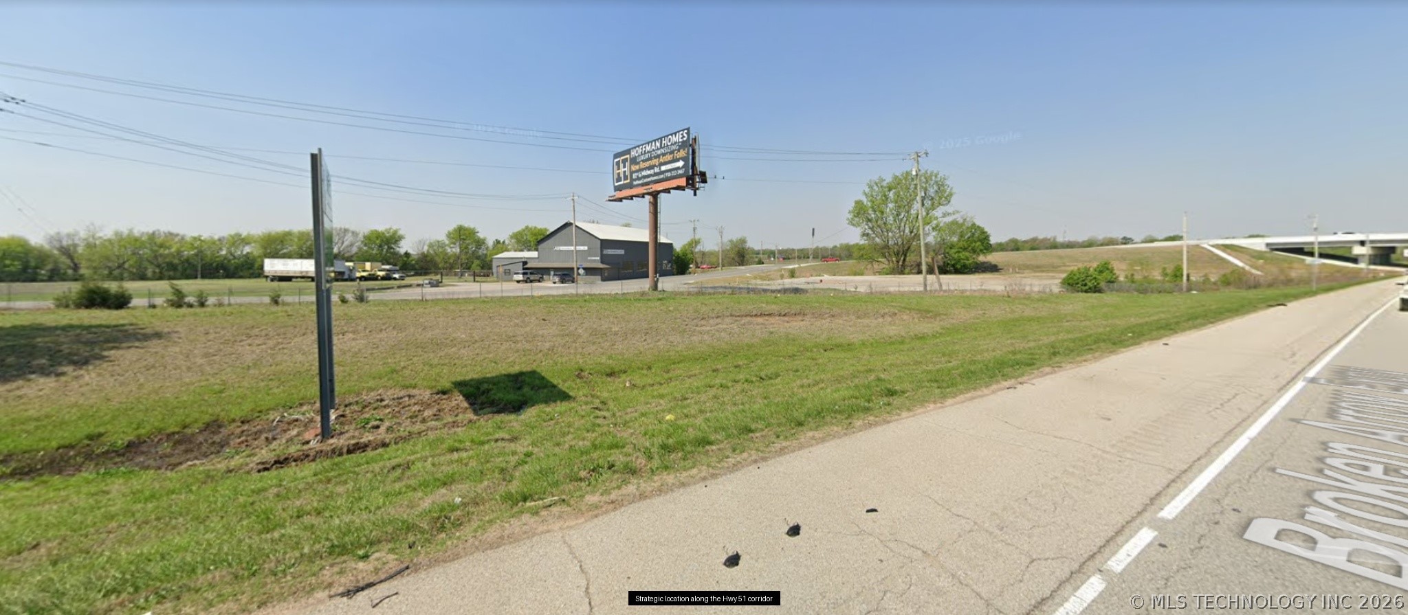2400 E College Street Property Photo 5