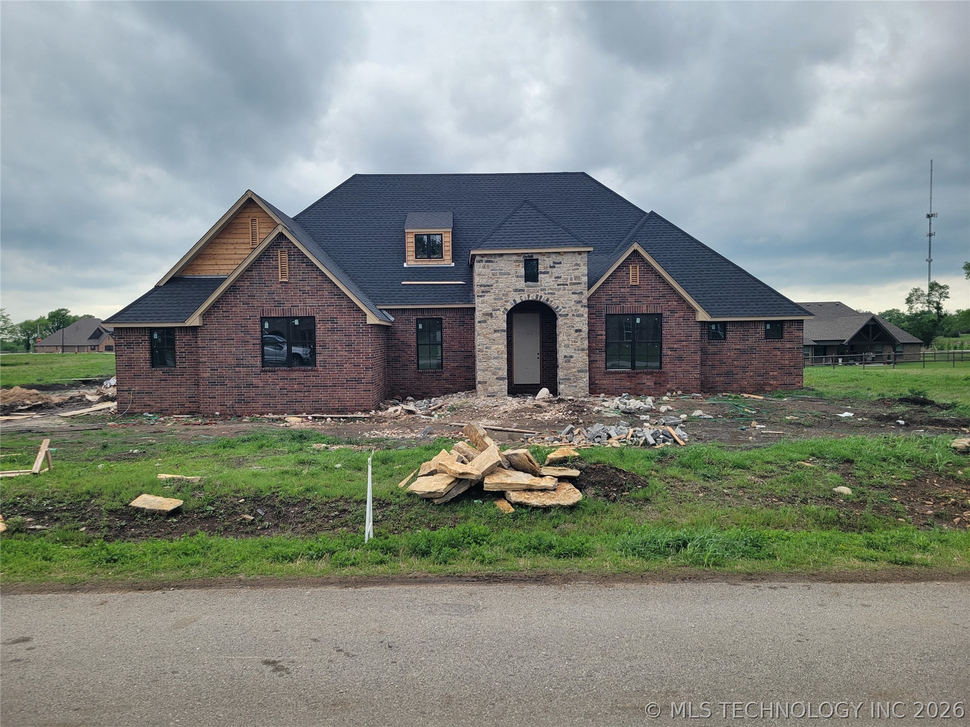 20924 S Windsor Avenue Property Photo 1
