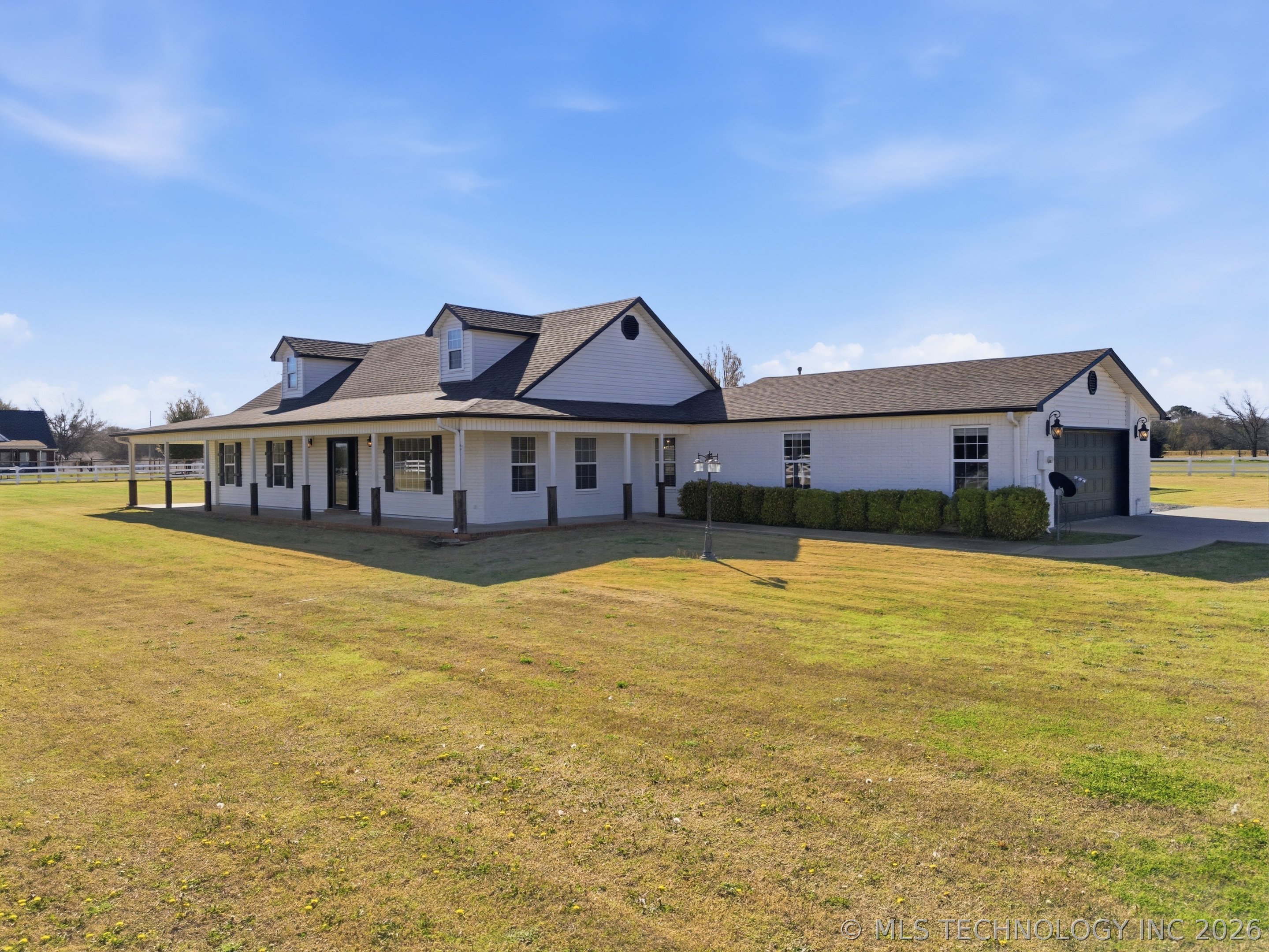16921 Elm Lane Property Photo 4
