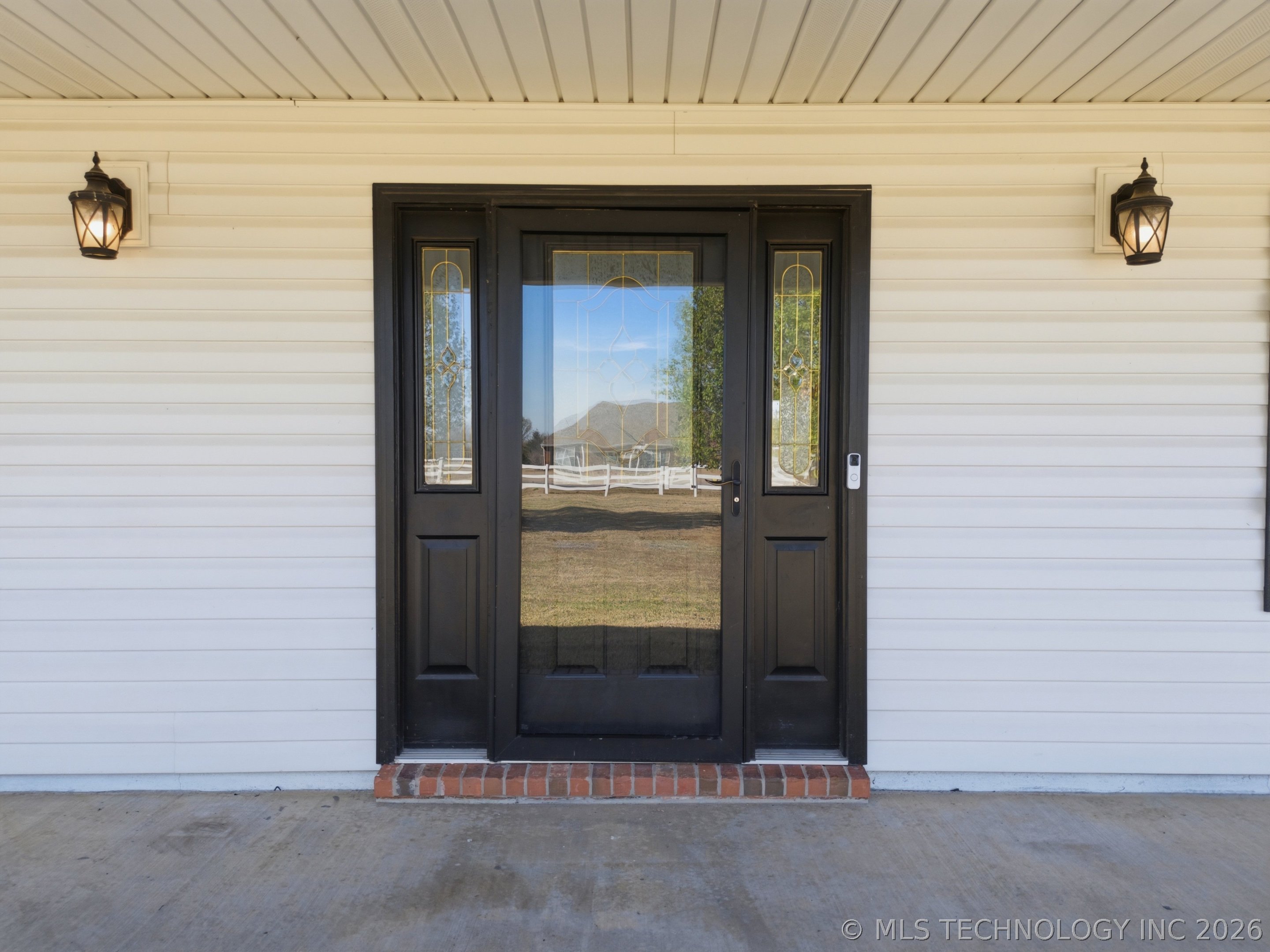 16921 Elm Lane Property Photo 5