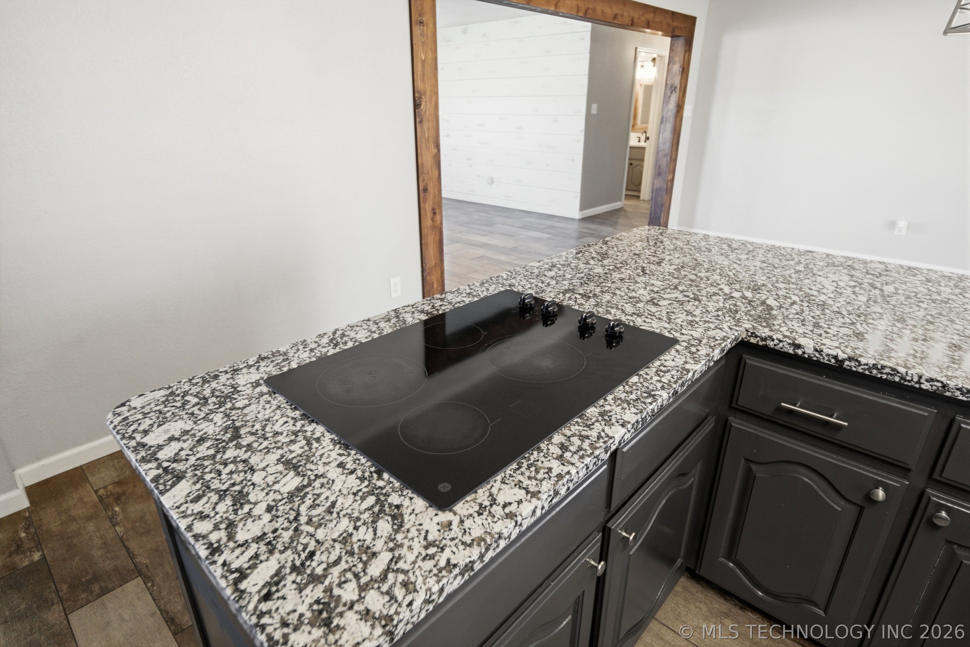 16921 Elm Lane Property Photo 12