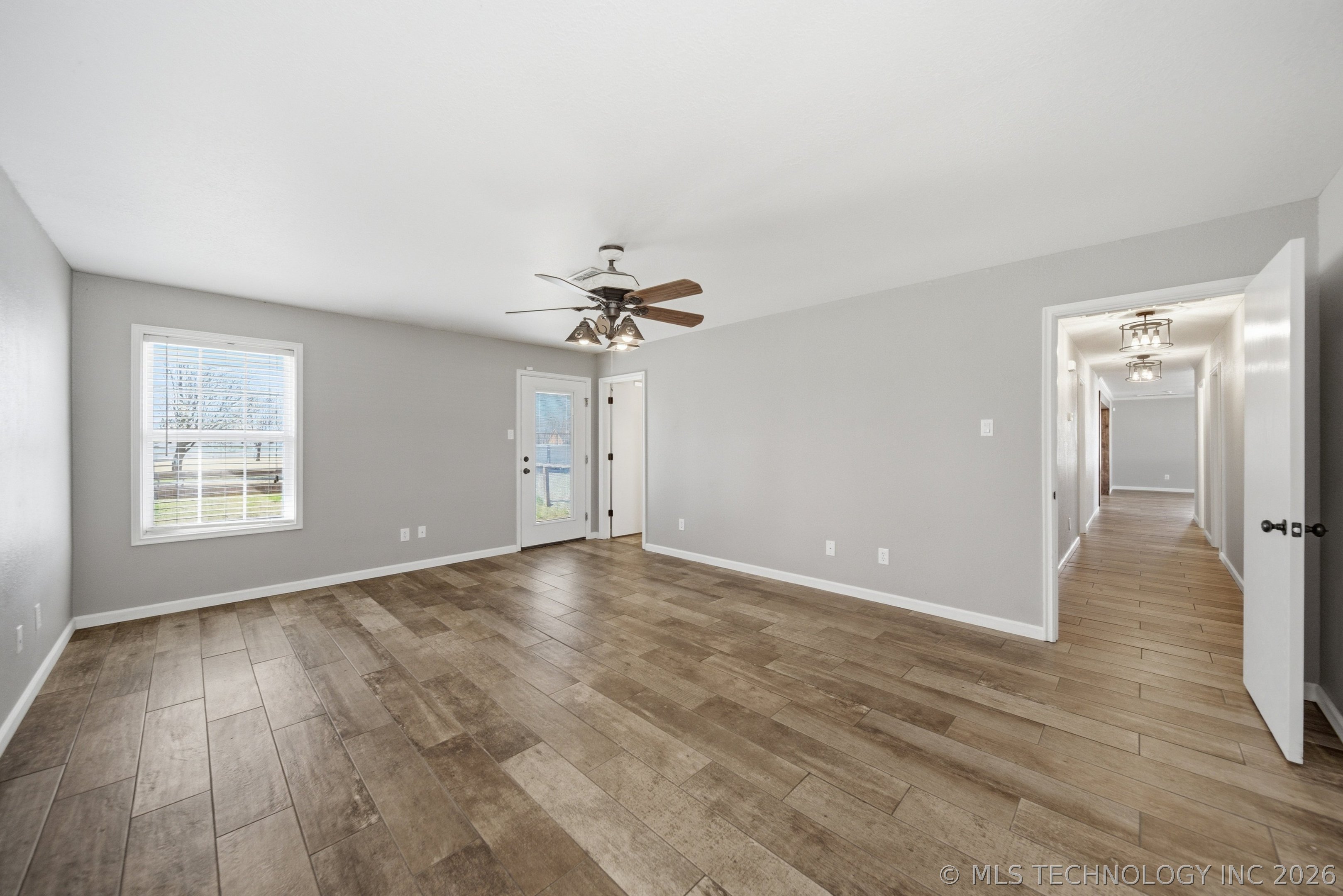 16921 Elm Lane Property Photo 13