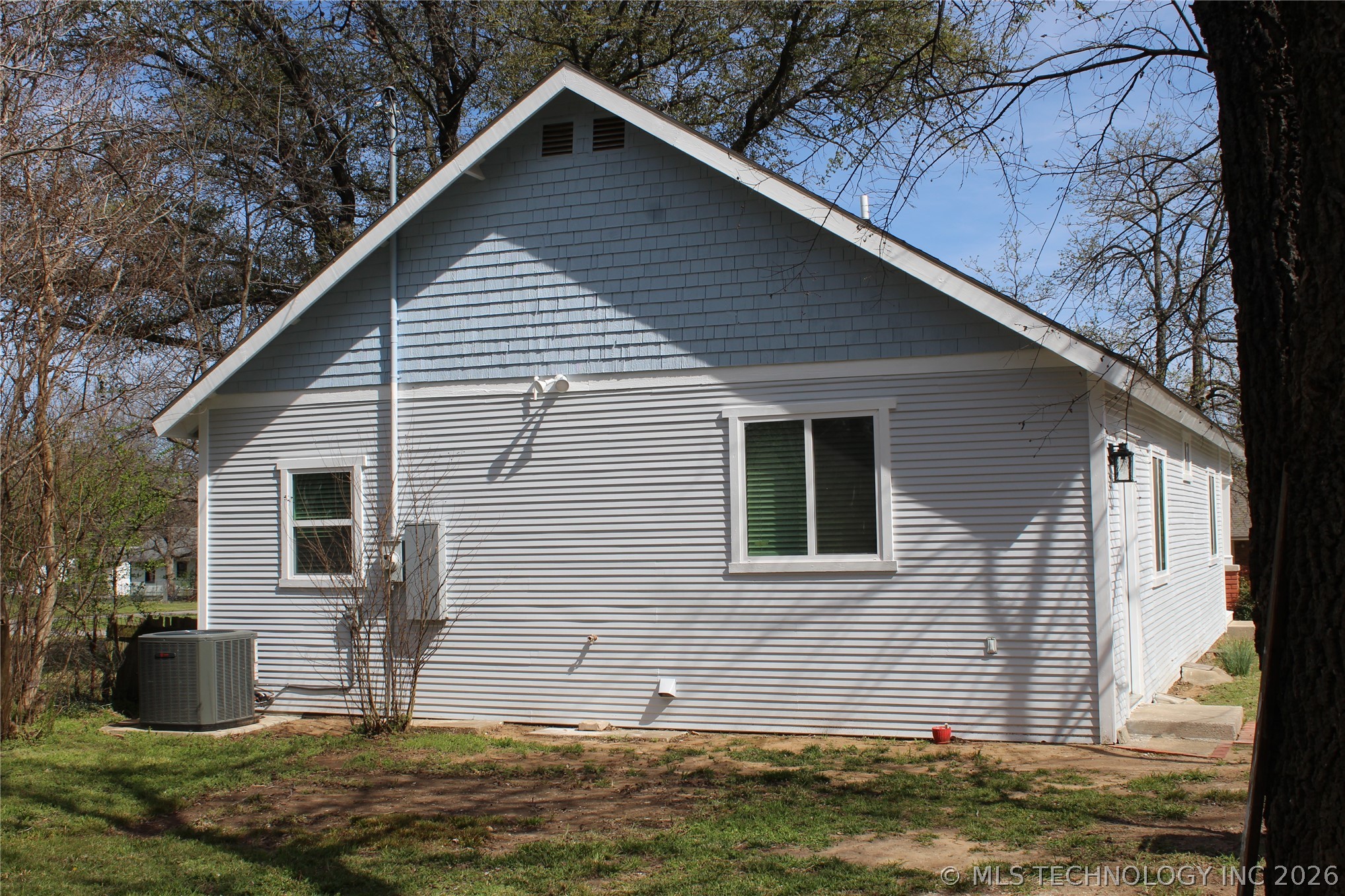 715 A Street Ne Property Photo 6