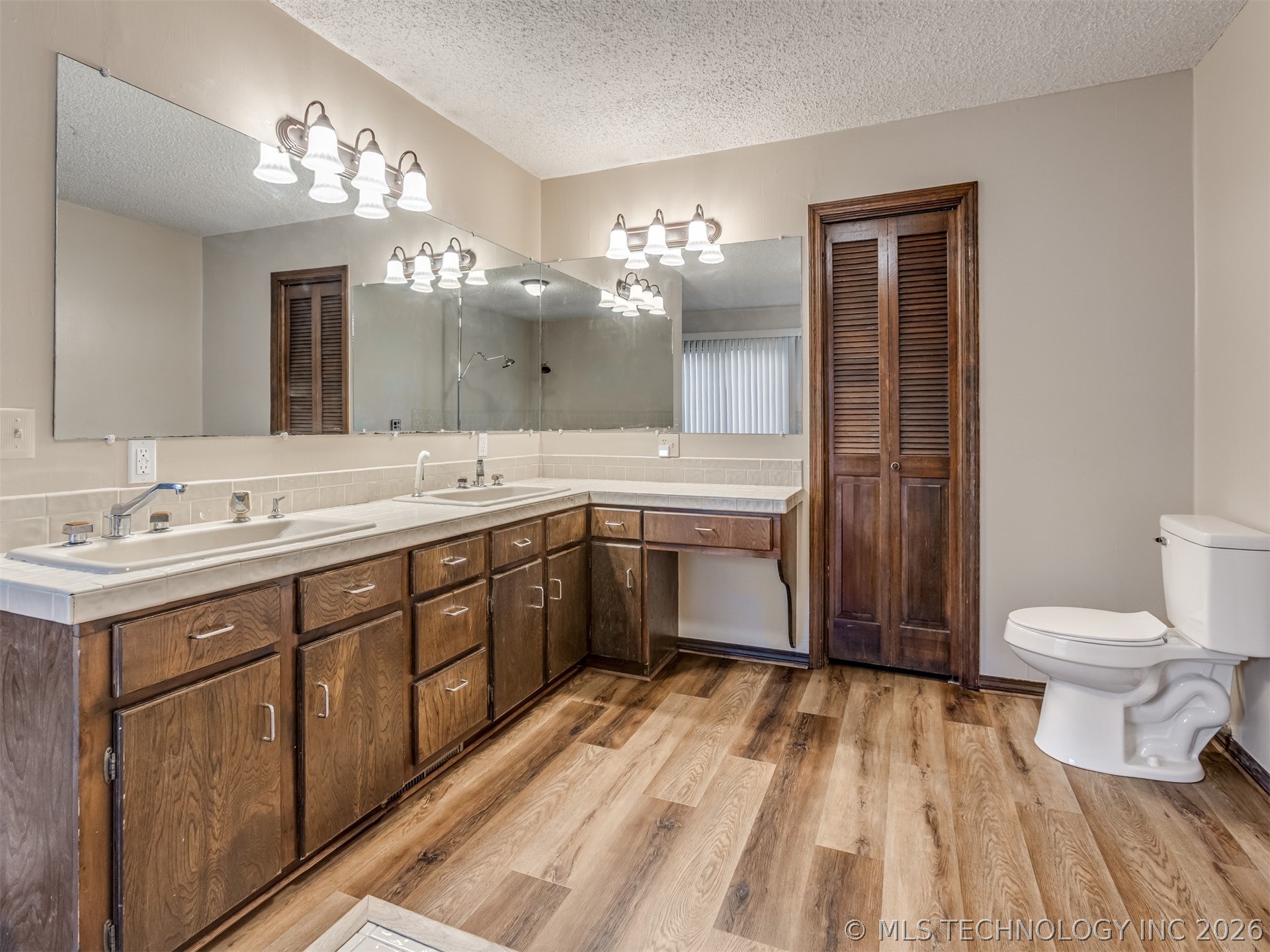 110390 S 4183 Property Photo 27