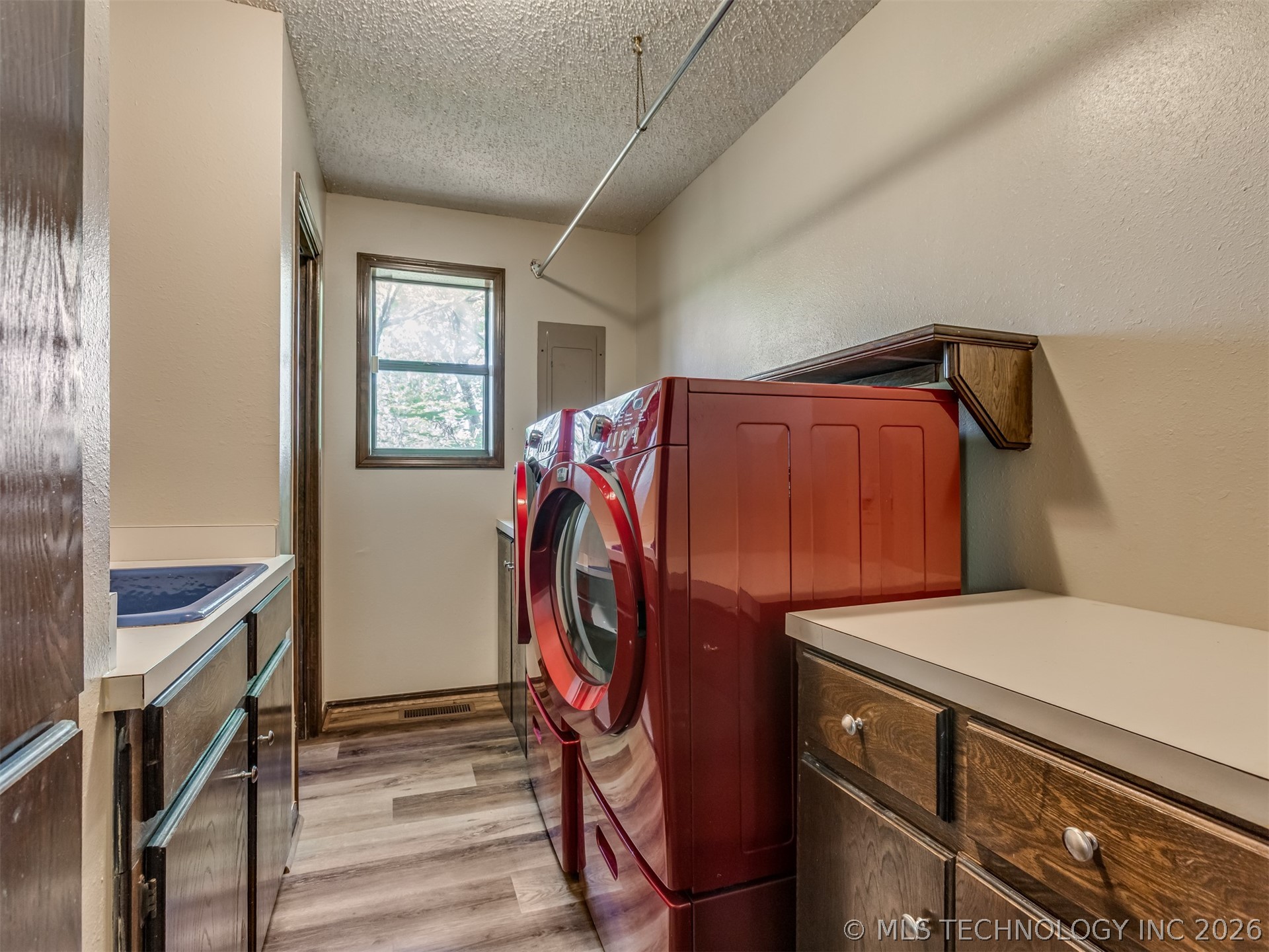 110390 S 4183 Property Photo 40
