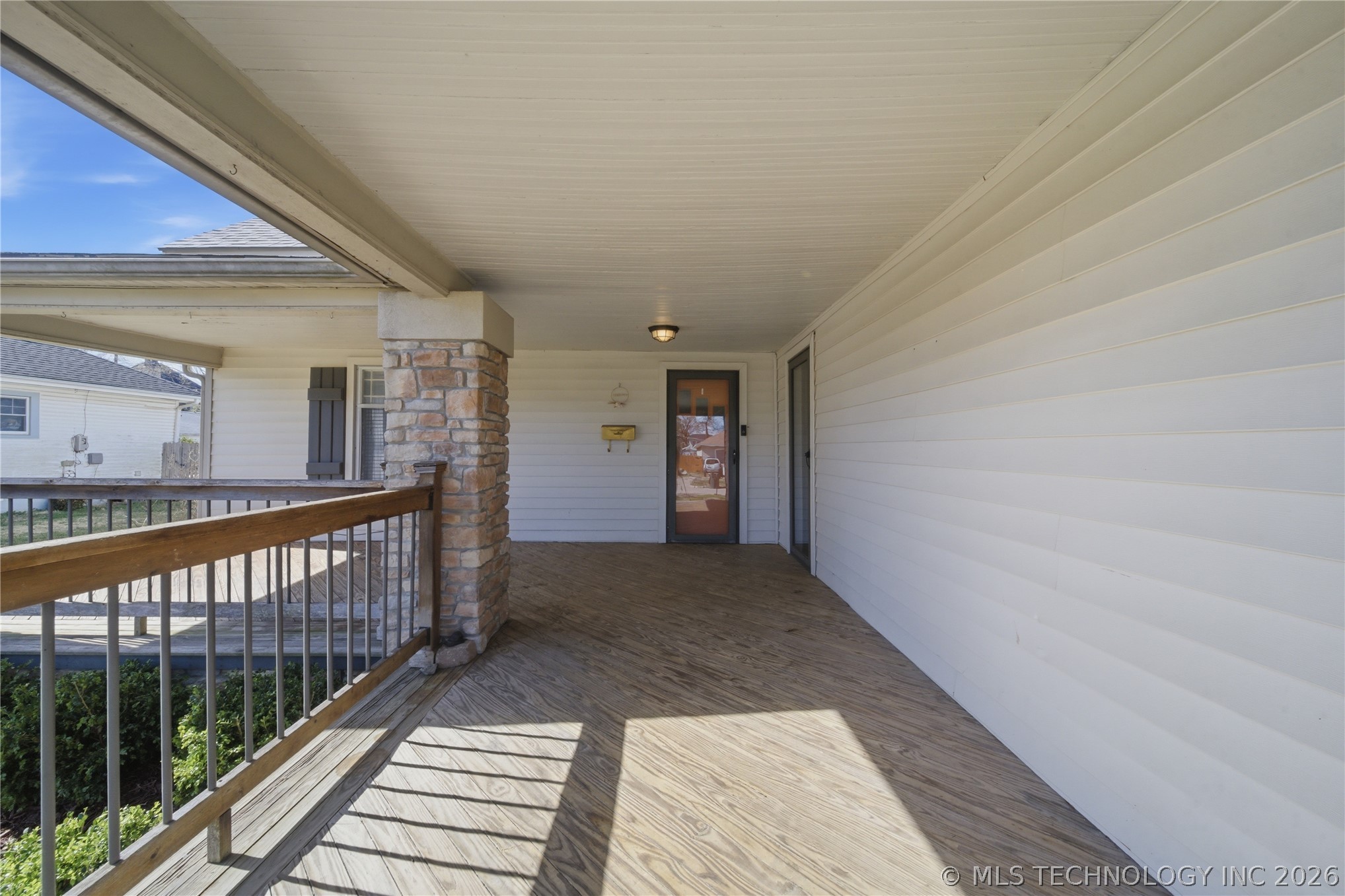411 E 6th Street Property Photo 6