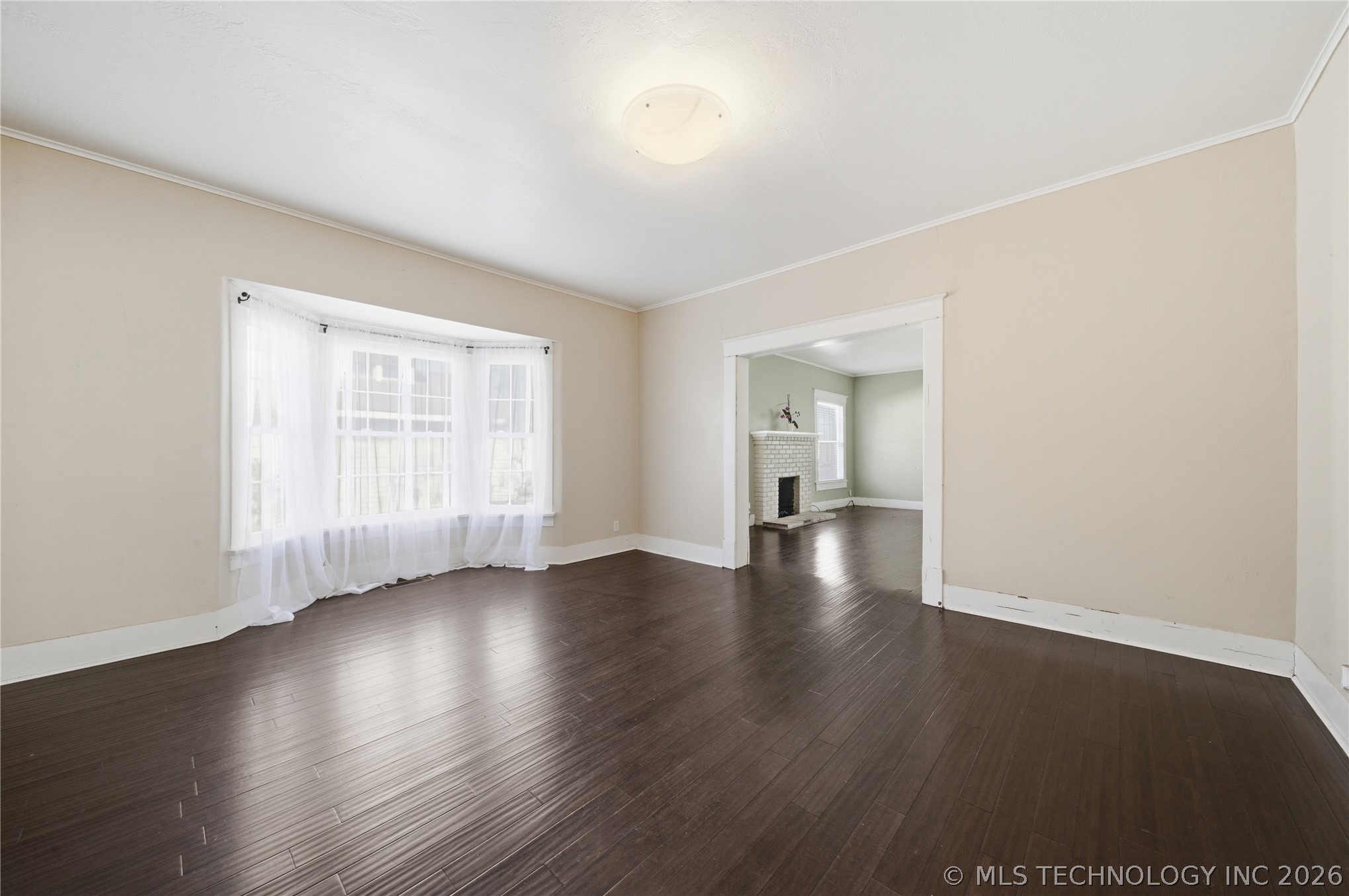411 E 6th Street Property Photo 8