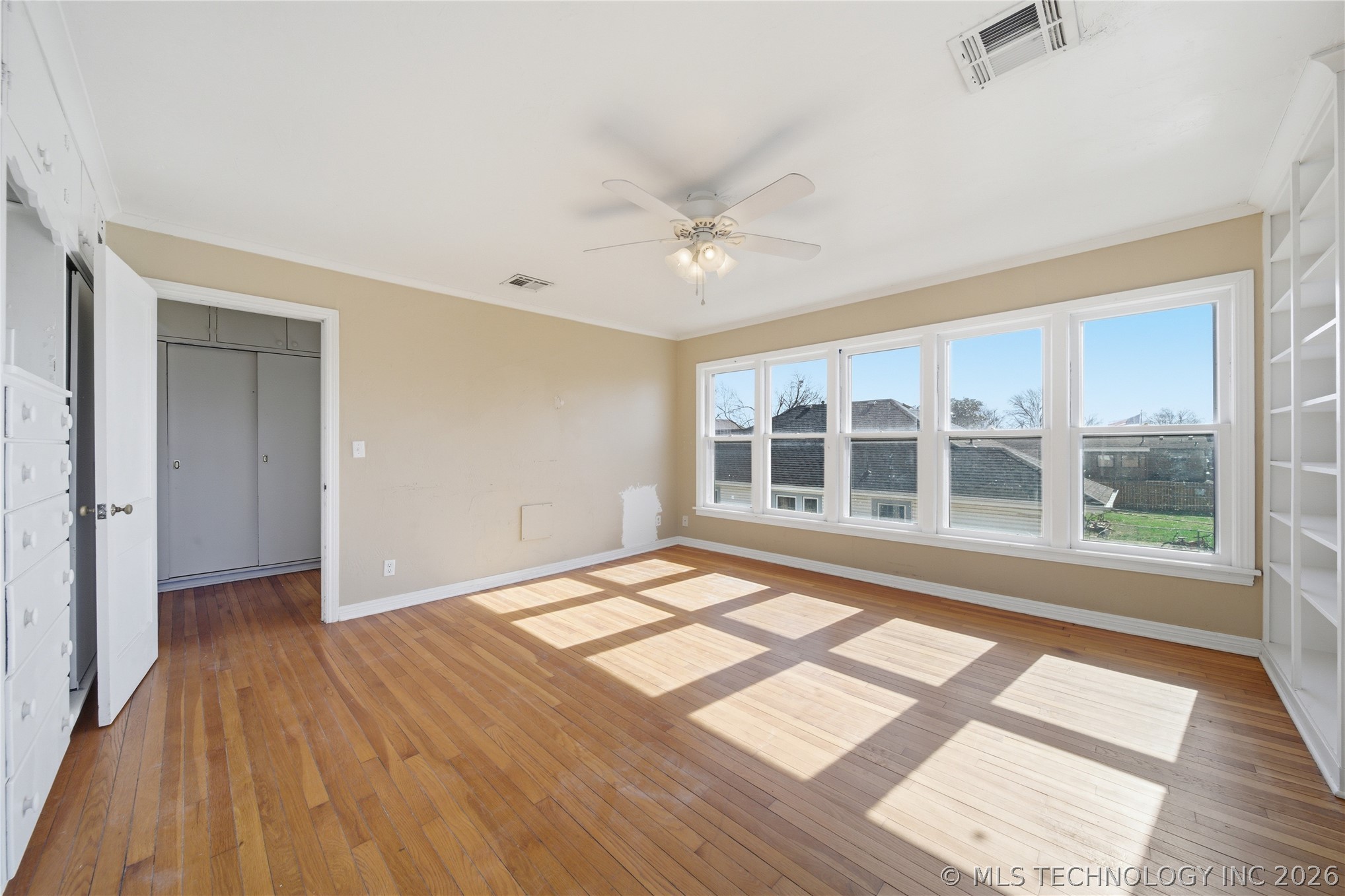 411 E 6th Street Property Photo 22