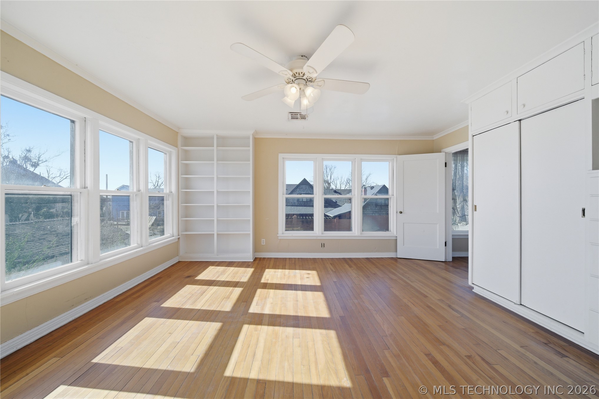 411 E 6th Street Property Photo 23