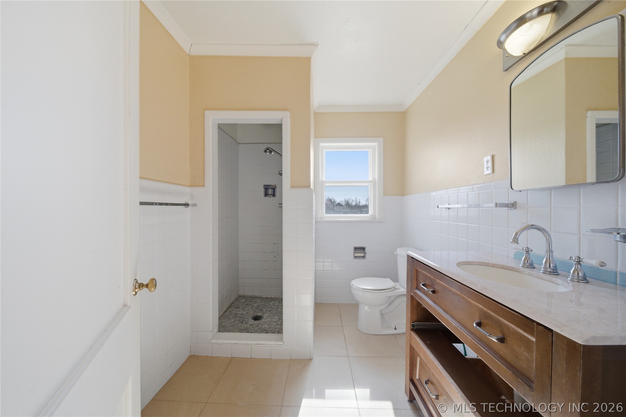 411 E 6th Street Property Photo 25