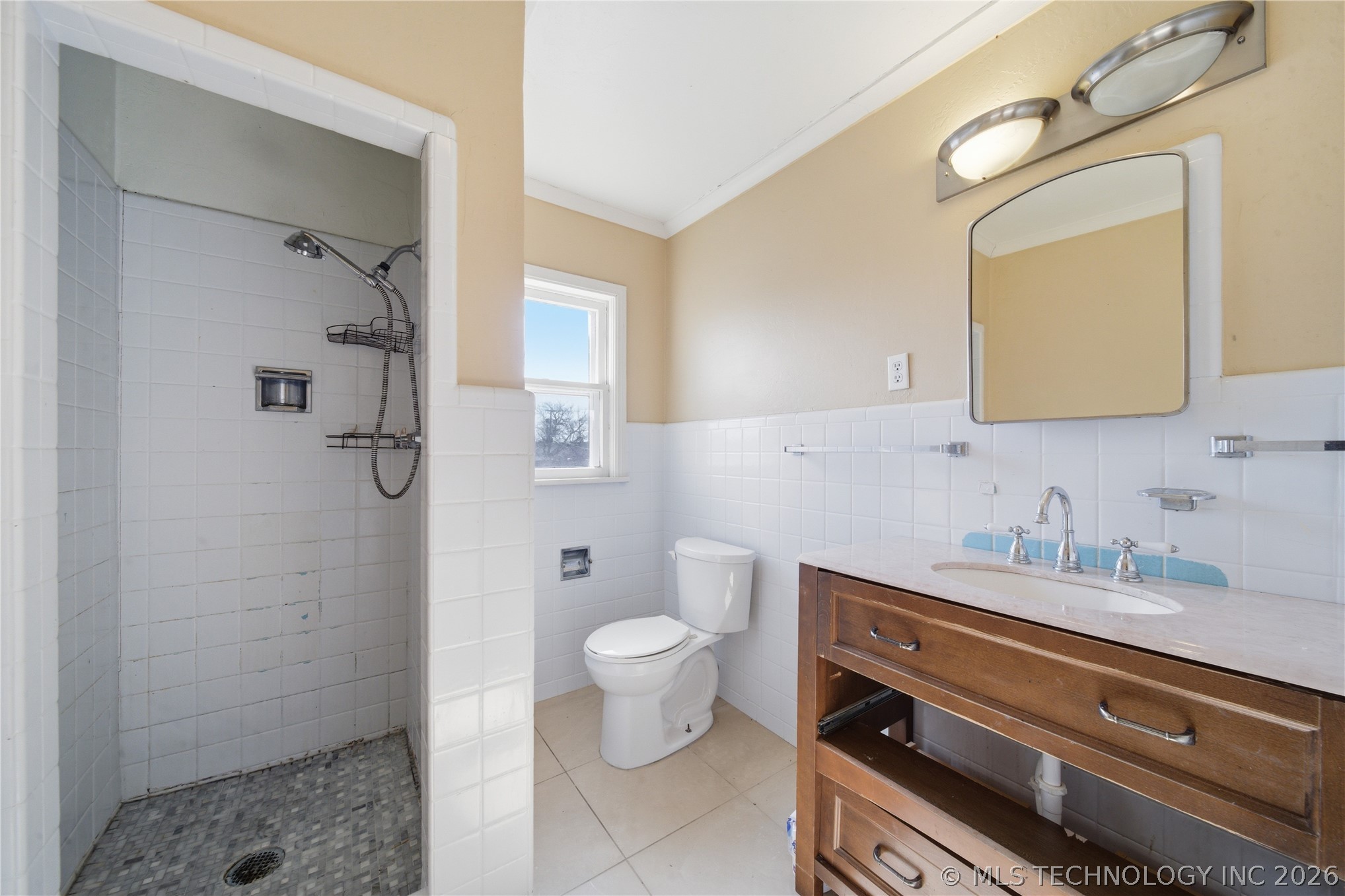 411 E 6th Street Property Photo 26