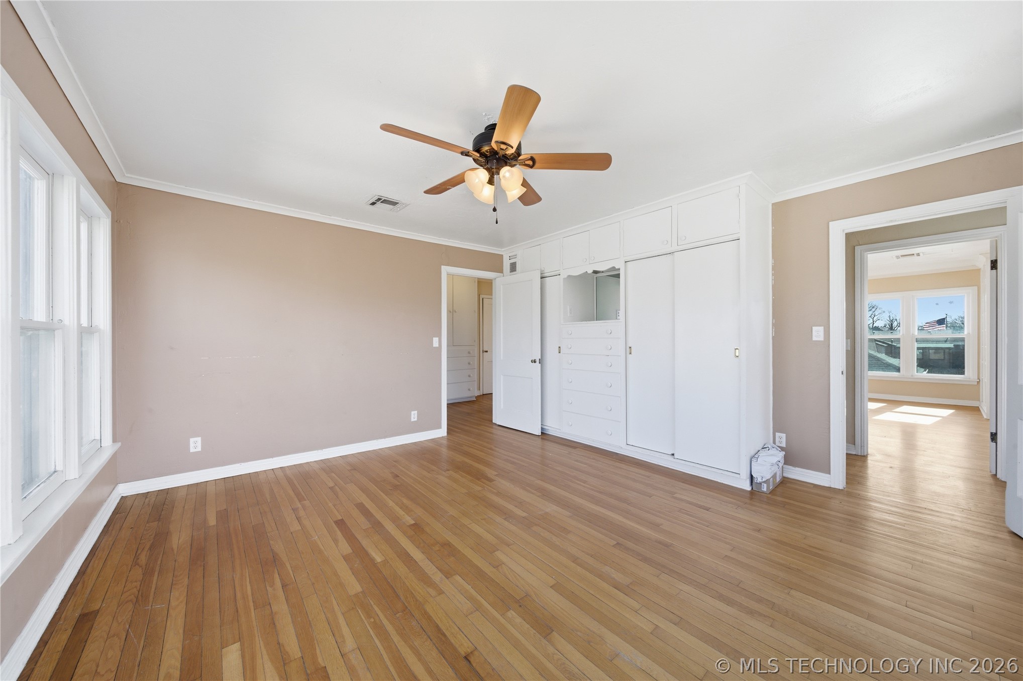 411 E 6th Street Property Photo 28
