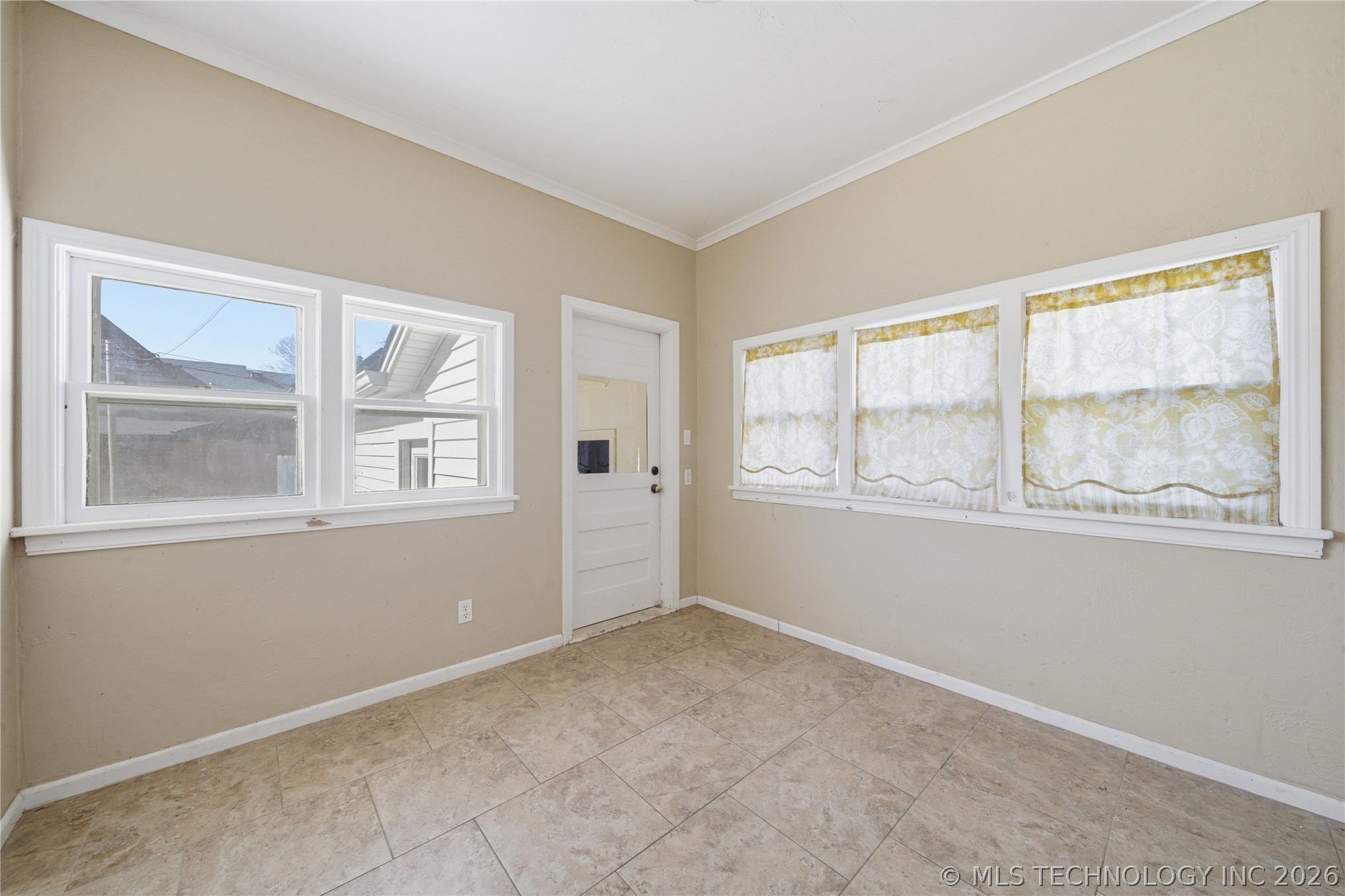 411 E 6th Street Property Photo 29