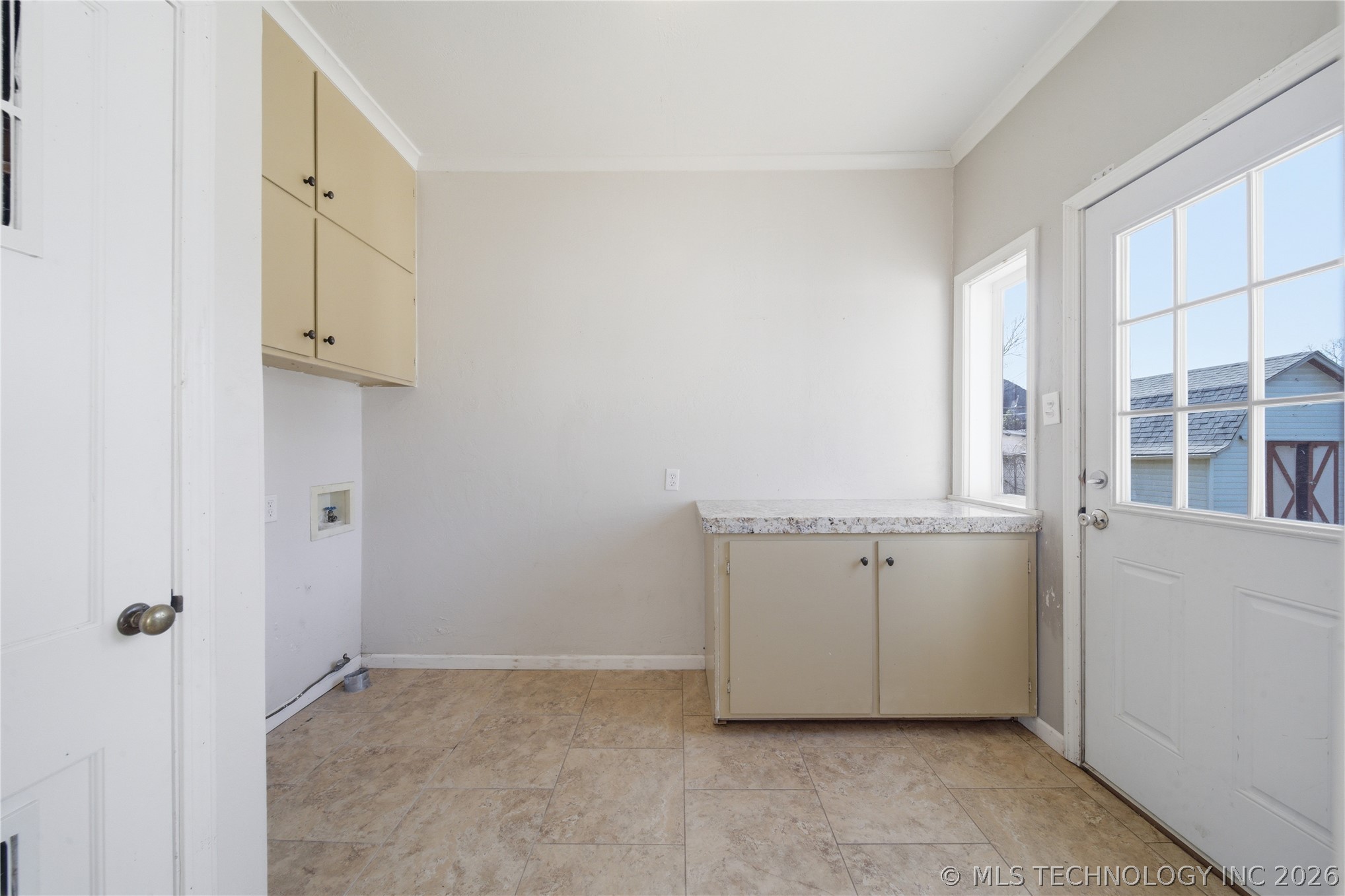 411 E 6th Street Property Photo 30