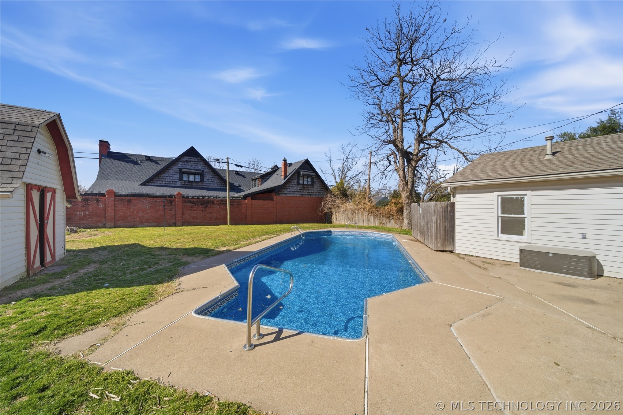 411 E 6th Street Property Photo 35