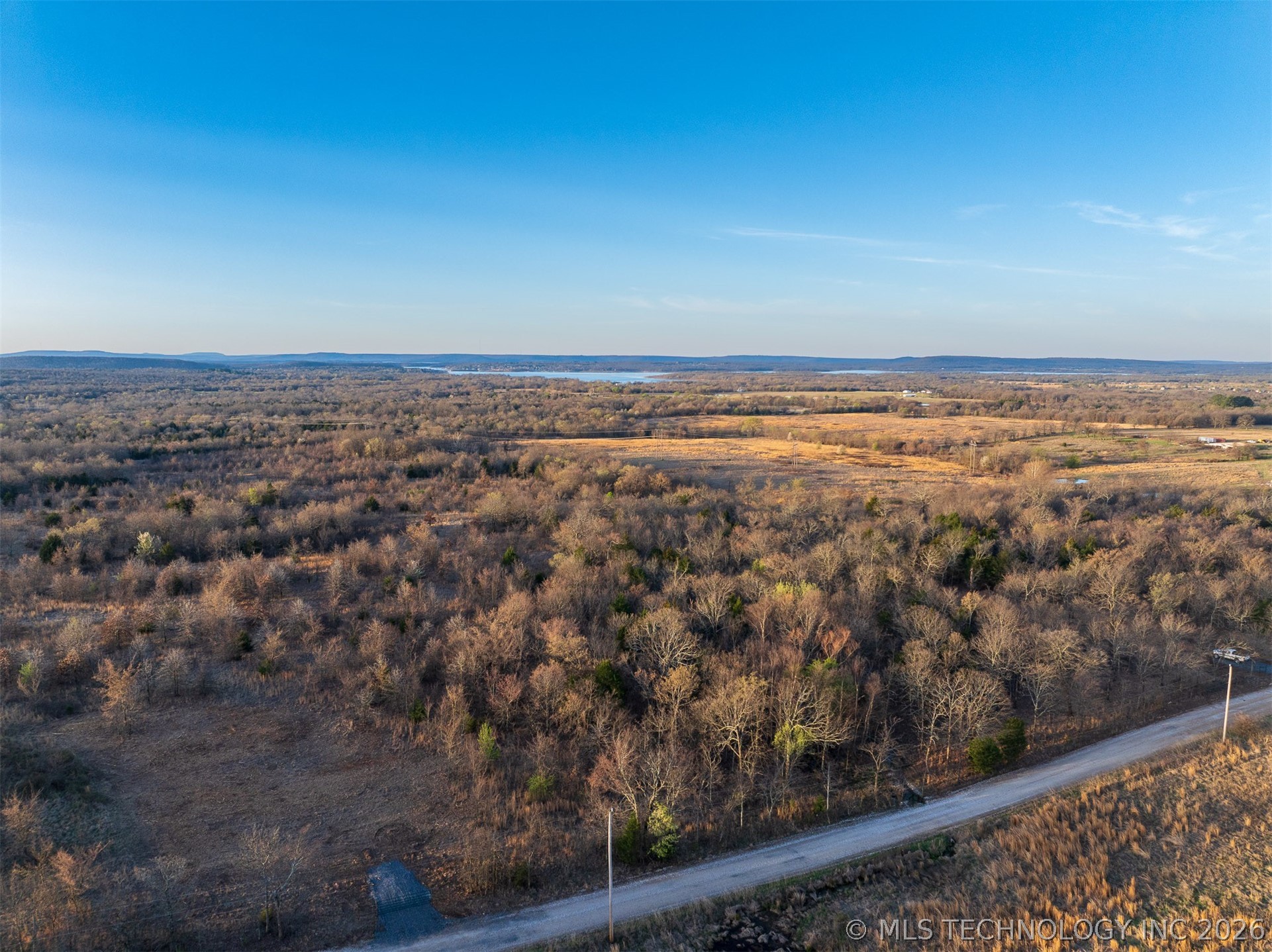 2 E 1110 Road Property Photo 4