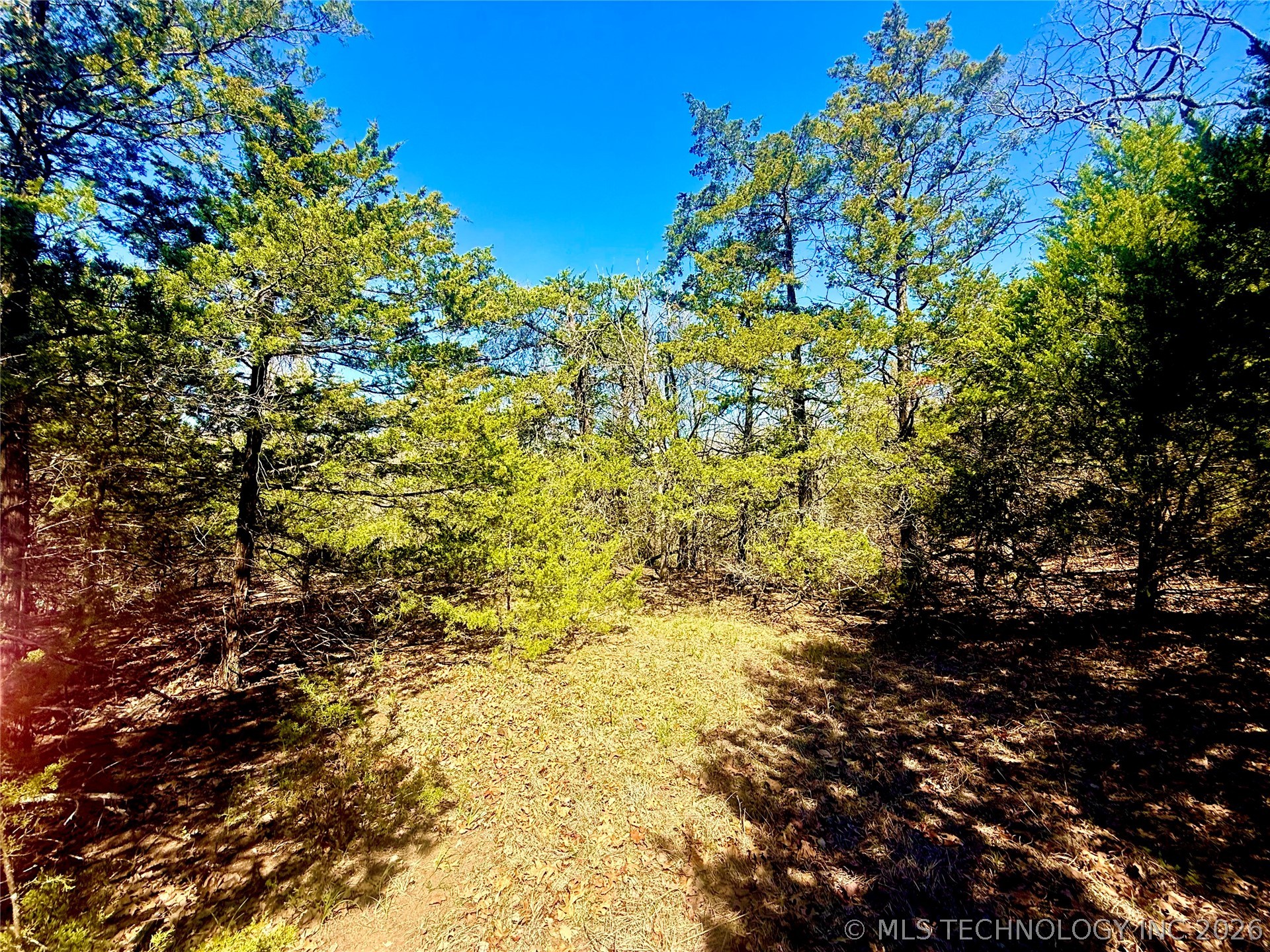 18 Lakecrest Drive Property Photo 1