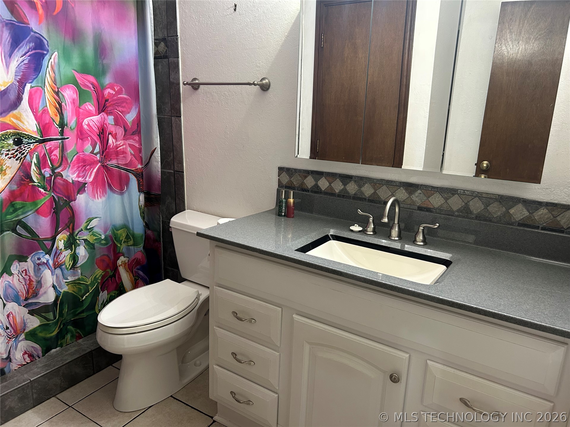 2408 Sarah Lane Property Photo 11