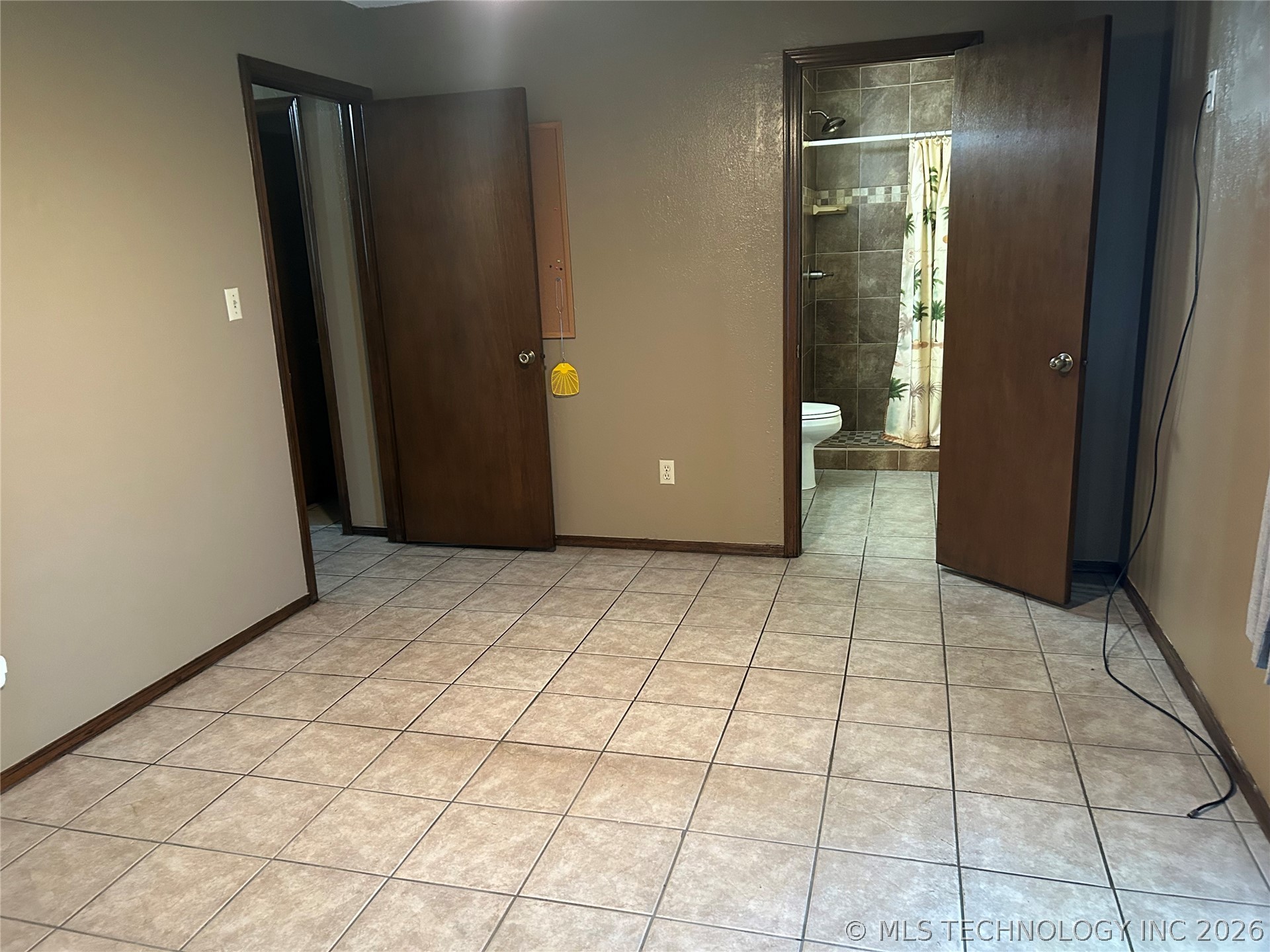 2408 Sarah Lane Property Photo 15