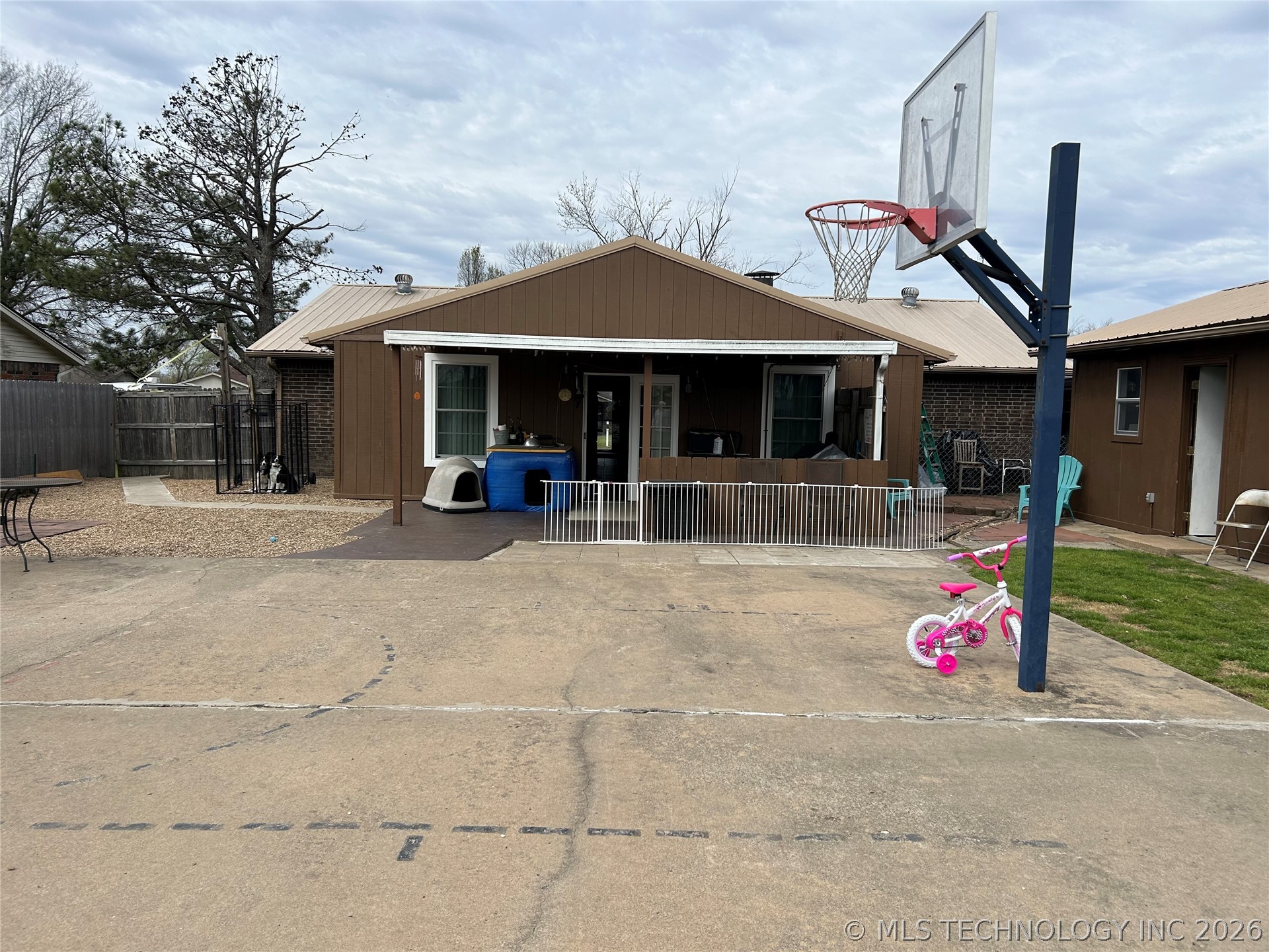 2408 Sarah Lane Property Photo 42