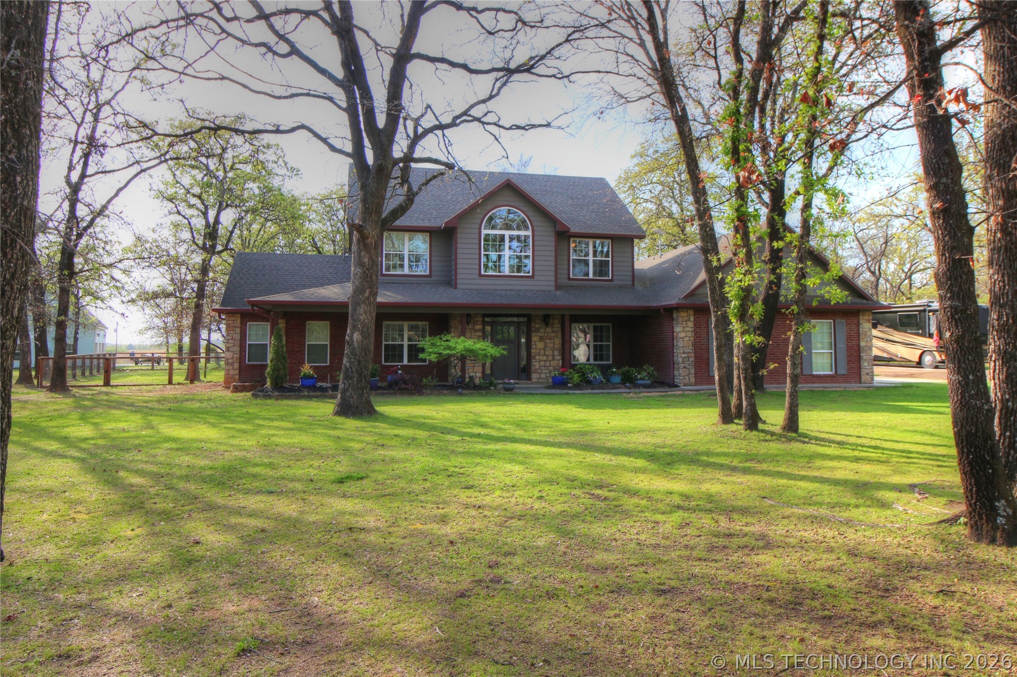 2713 Redbud Lane Property Photo 3