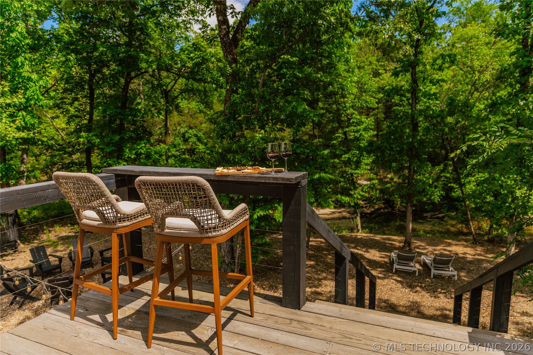 207 Lookout Pines Property Photo 4