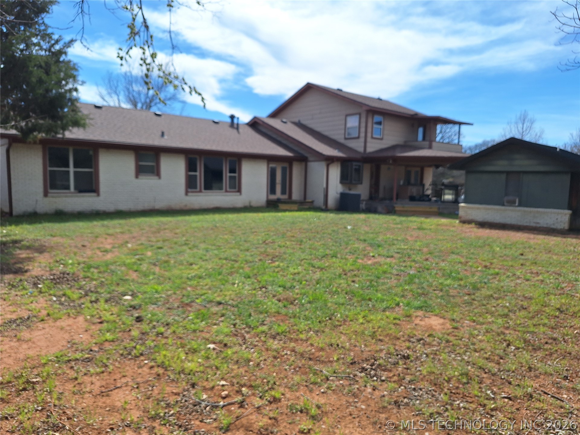 729 W Plato Road Property Photo 2