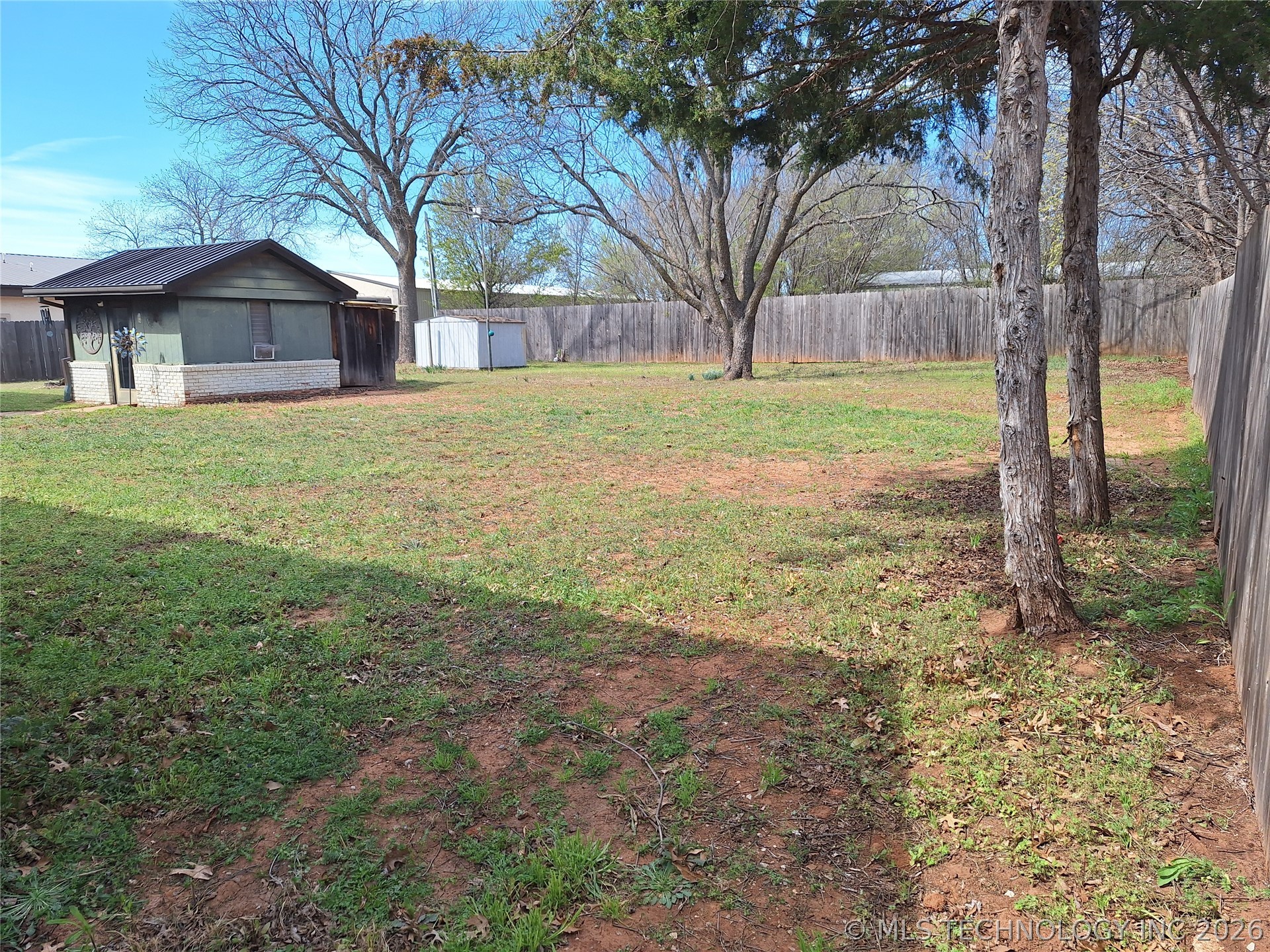 729 W Plato Road Property Photo 4