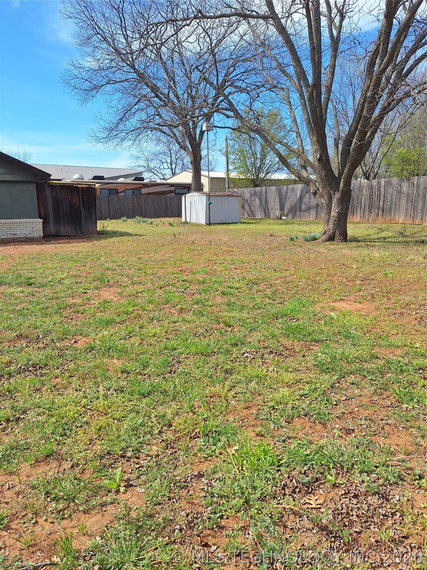 729 W Plato Road Property Photo 5