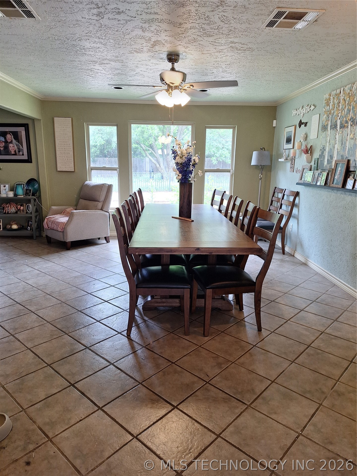 729 W Plato Road Property Photo 7