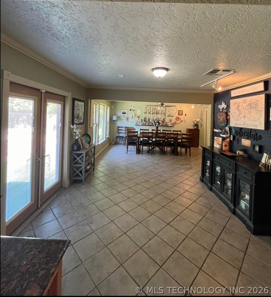 729 W Plato Road Property Photo 8