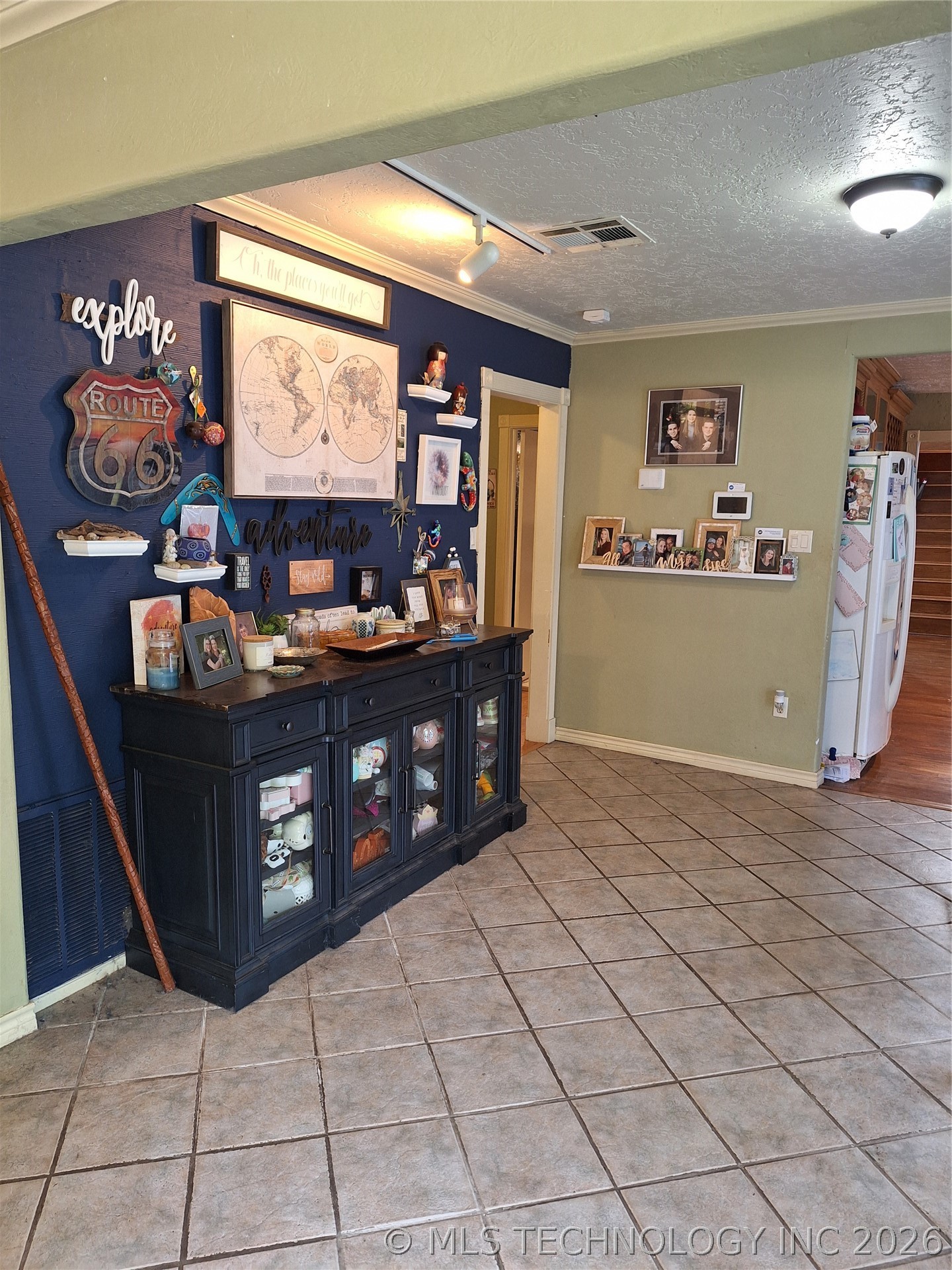 729 W Plato Road Property Photo 14