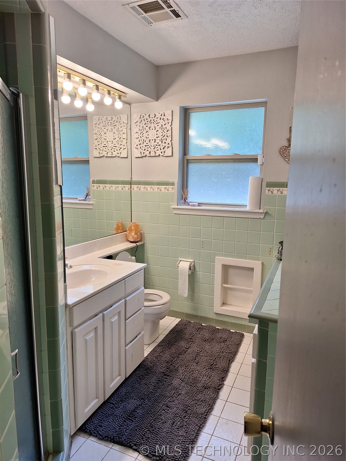 729 W Plato Road Property Photo 22