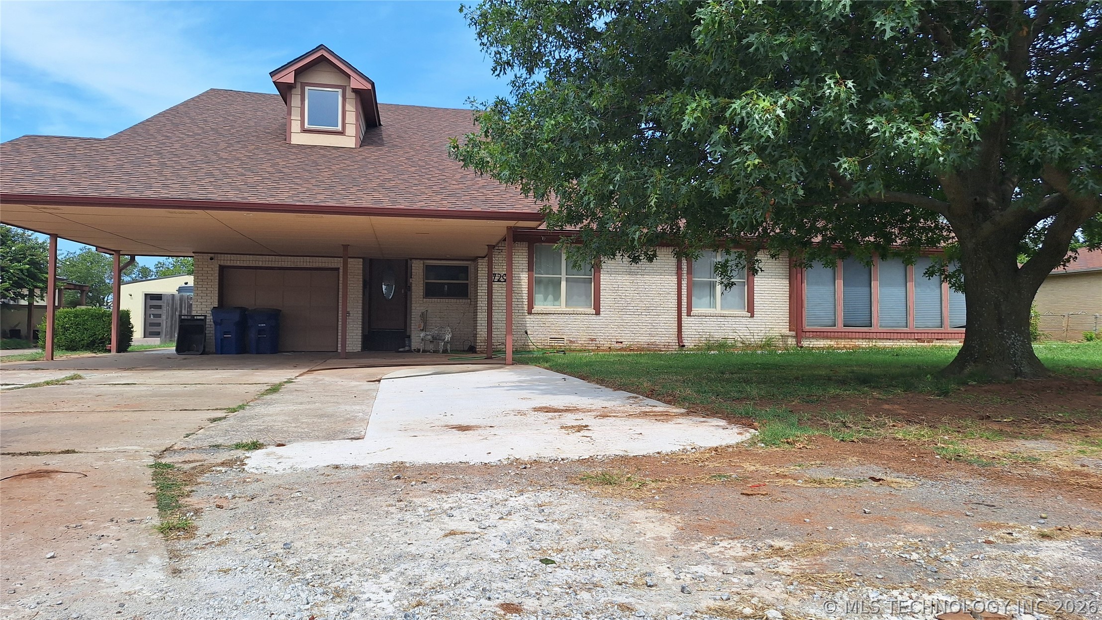 729 W Plato Road Property Photo 34